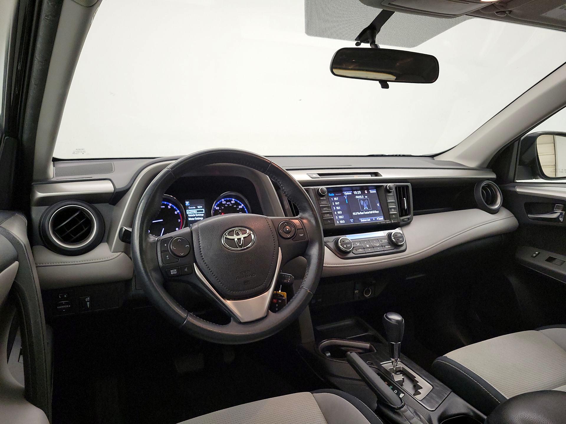 Thumbnail: 2016 Toyota RAV4 - 9