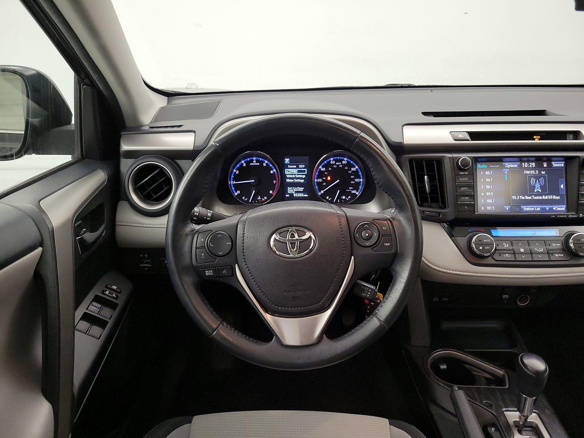 Thumbnail: 2016 Toyota RAV4 - 10