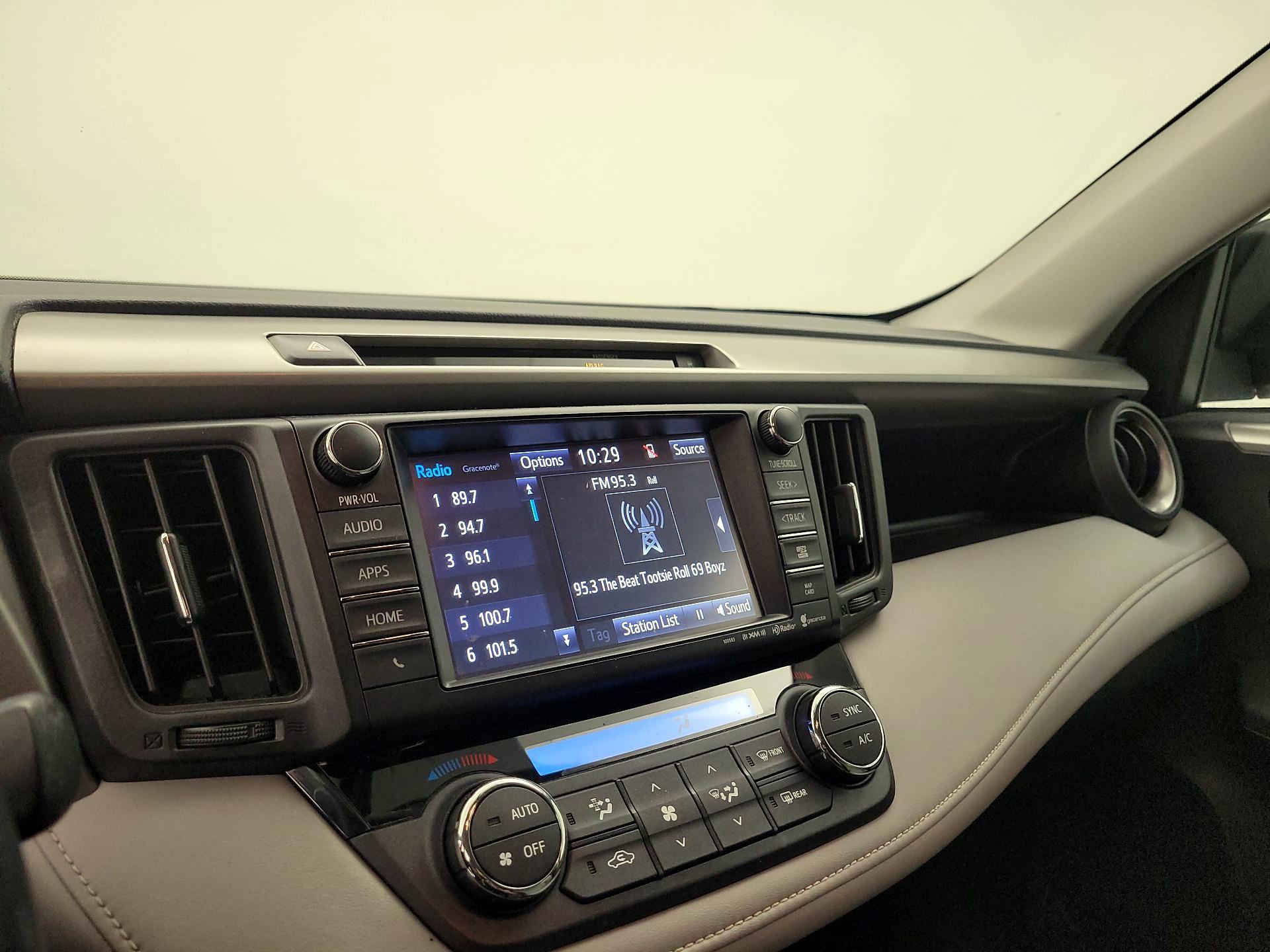 Thumbnail: 2016 Toyota RAV4 - 15