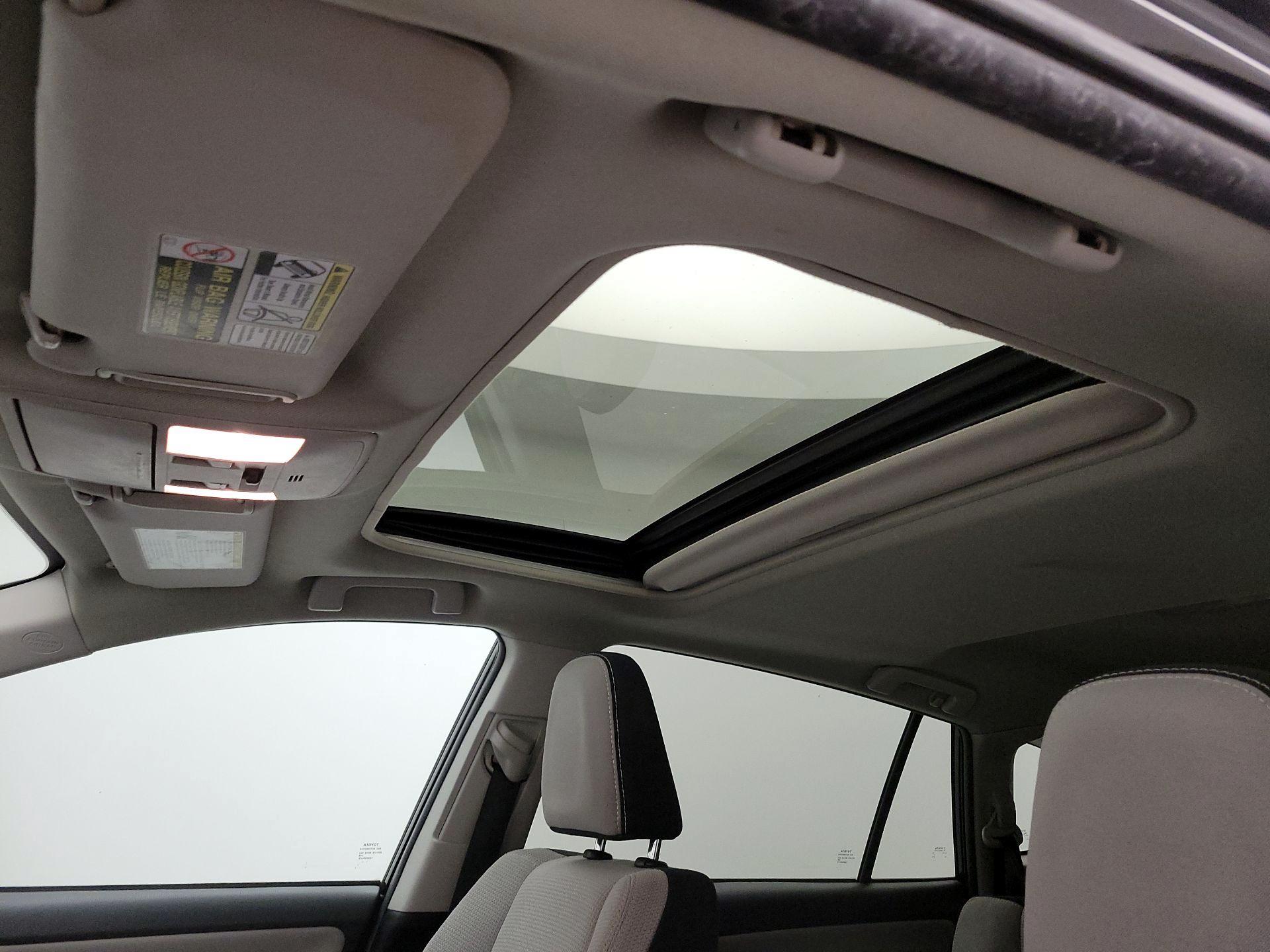 Thumbnail: 2016 Toyota RAV4 - 19