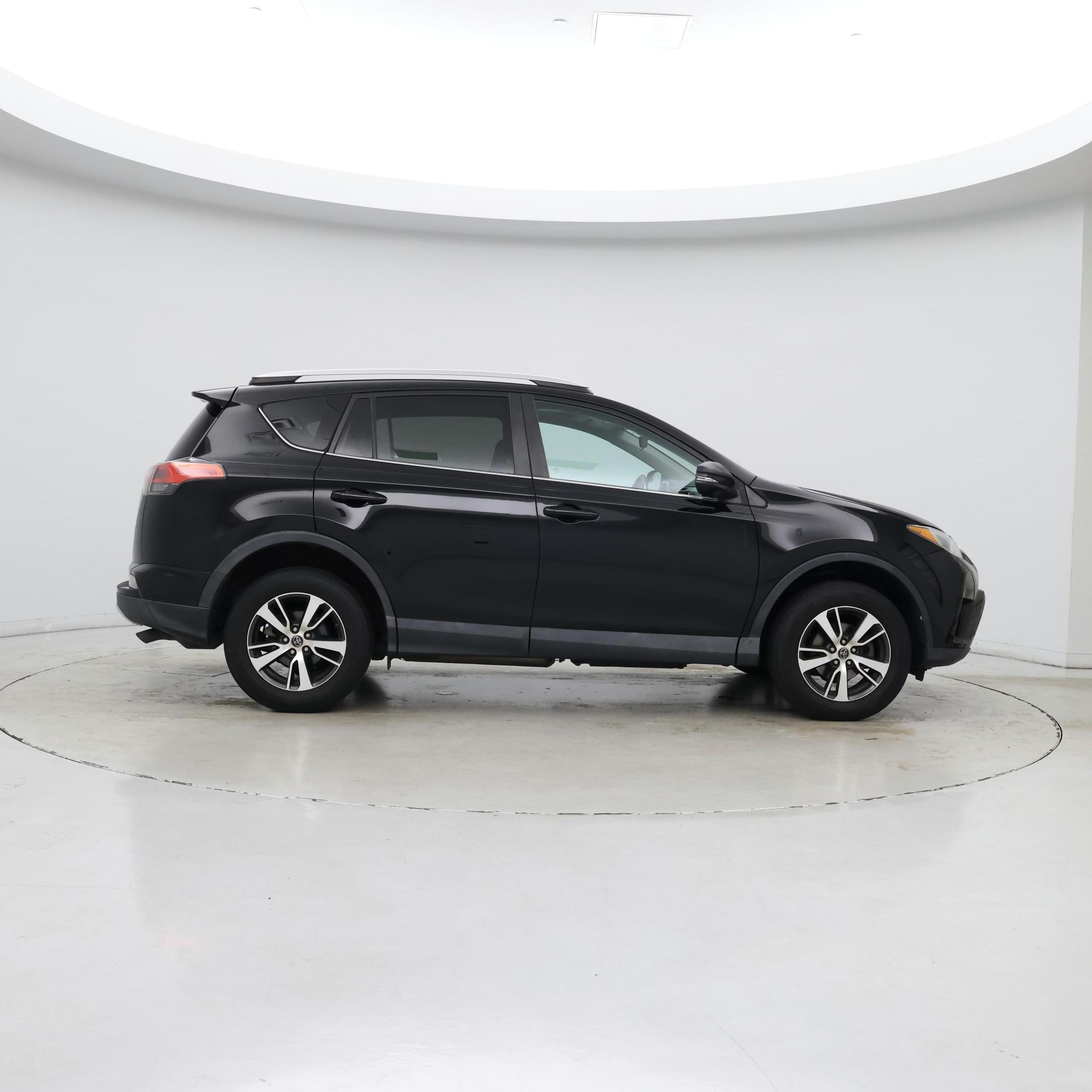 Thumbnail: 2016 Toyota RAV4 - 7