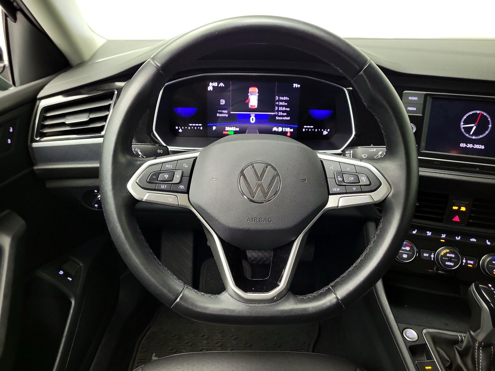 Thumbnail: 2023 Volkswagen Jetta - 10