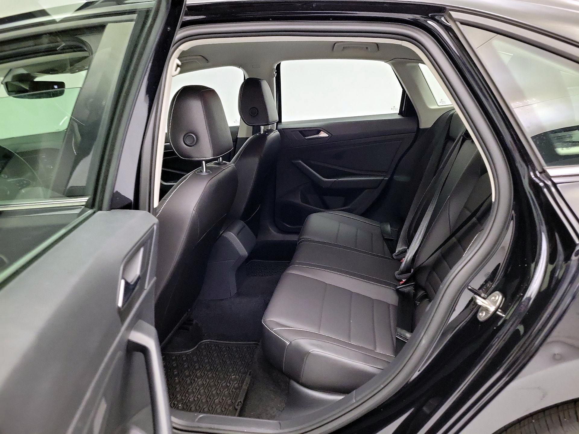 Thumbnail: 2023 Volkswagen Jetta - 19