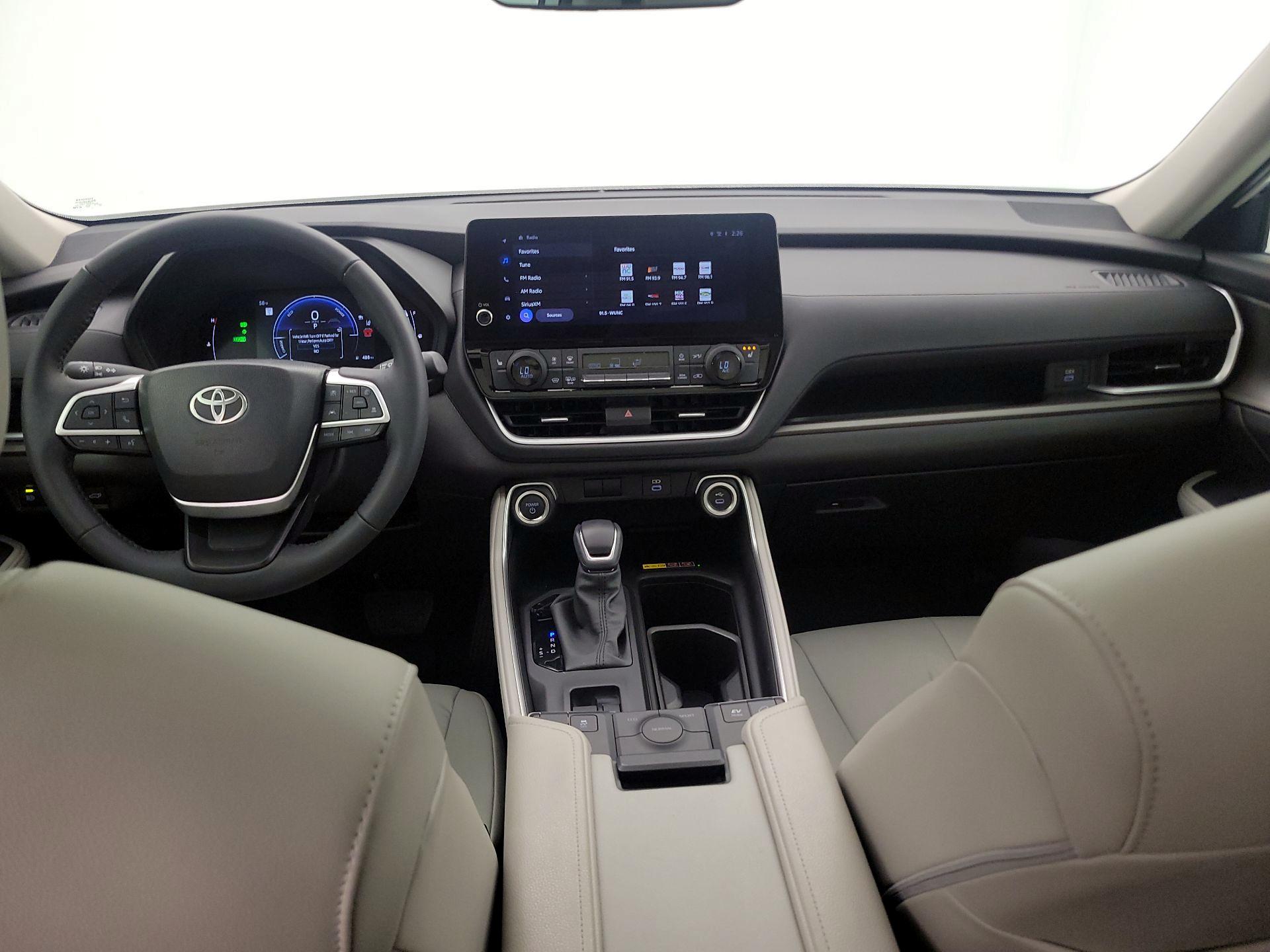 Thumbnail: 2025 Toyota Highlander - 9