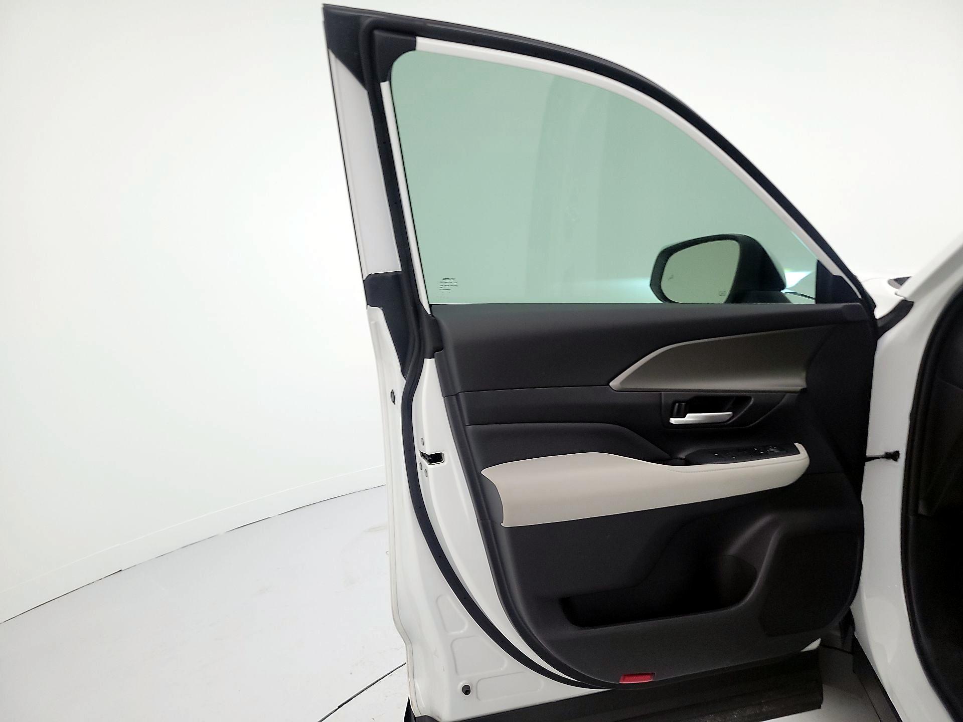 Thumbnail: 2025 Toyota Highlander - 12