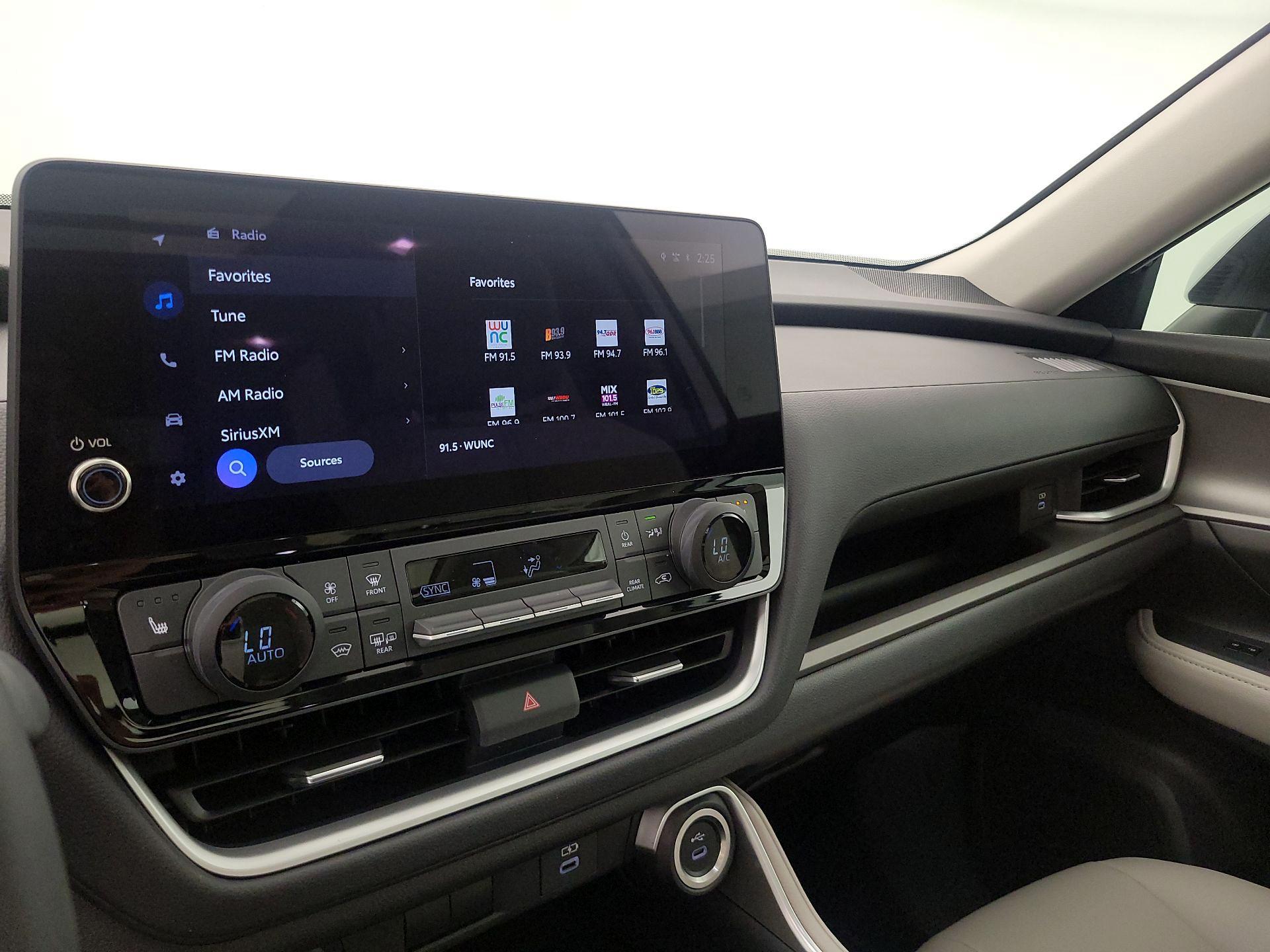 Thumbnail: 2025 Toyota Highlander - 15