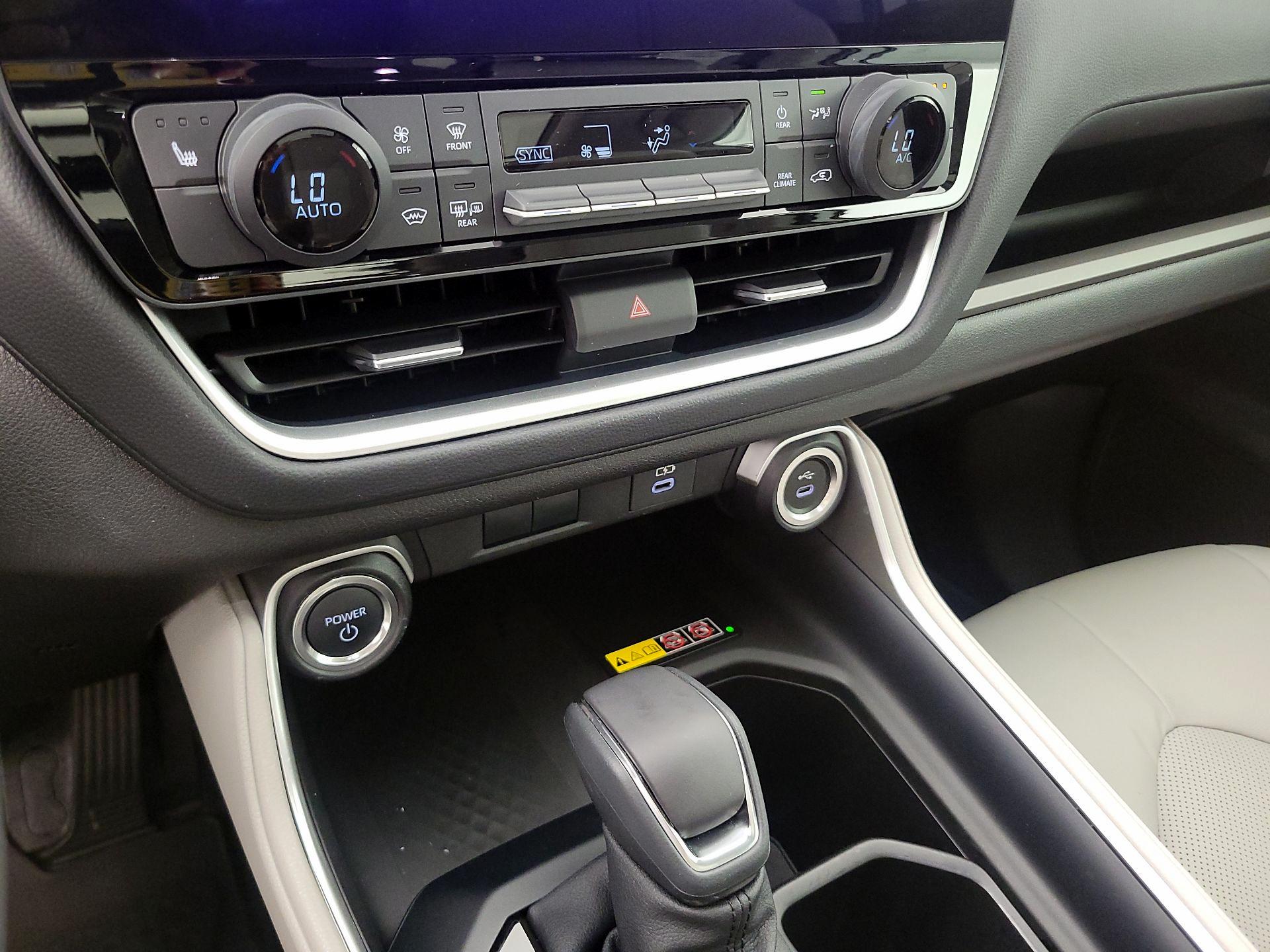 Thumbnail: 2025 Toyota Highlander - 16