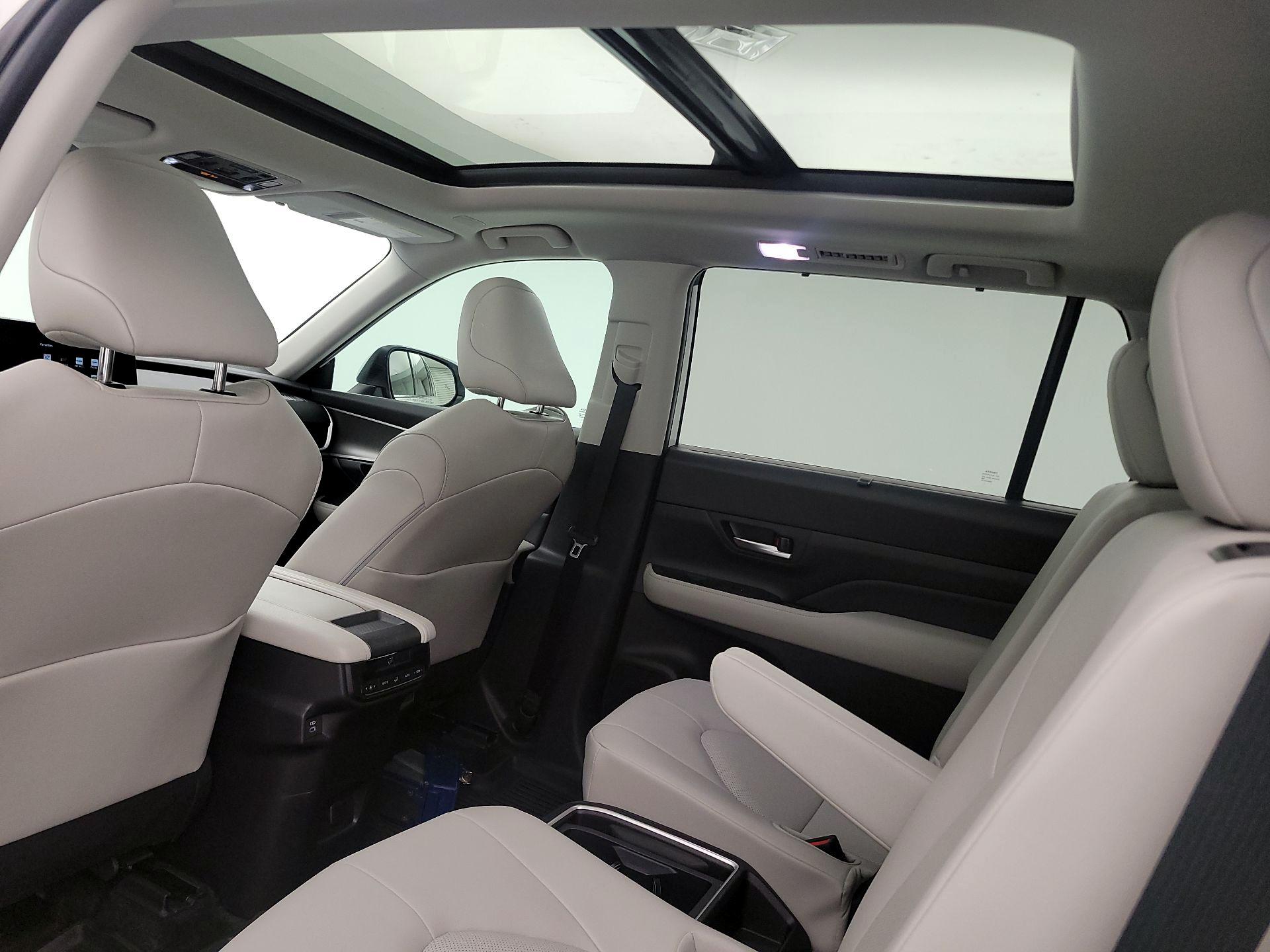 Thumbnail: 2025 Toyota Highlander - 19