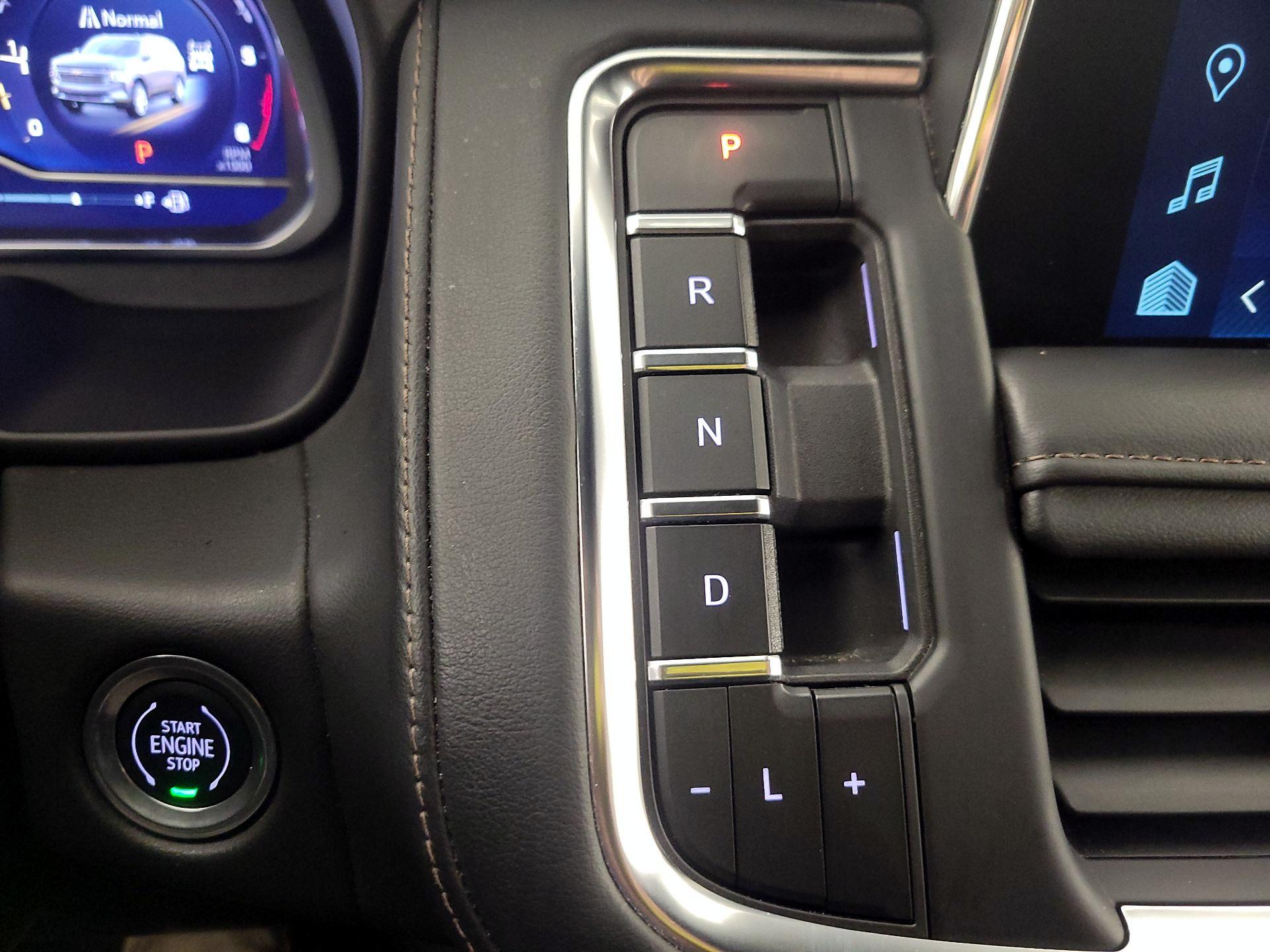 Thumbnail: 2023 Chevrolet Suburban - 17