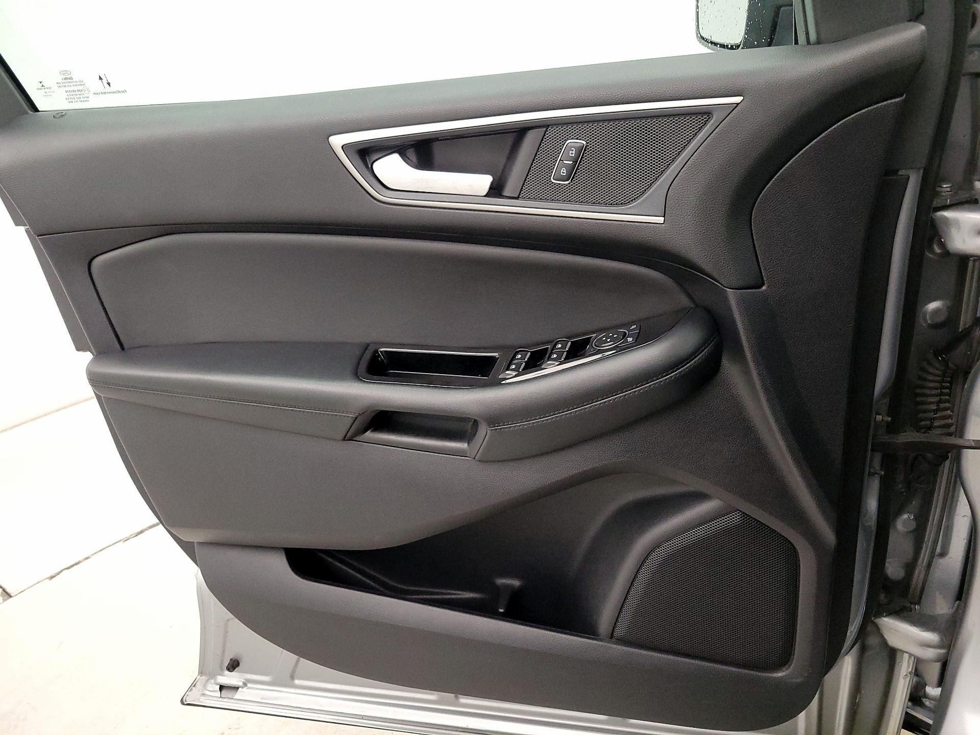 Thumbnail: 2020 Ford Edge - 12