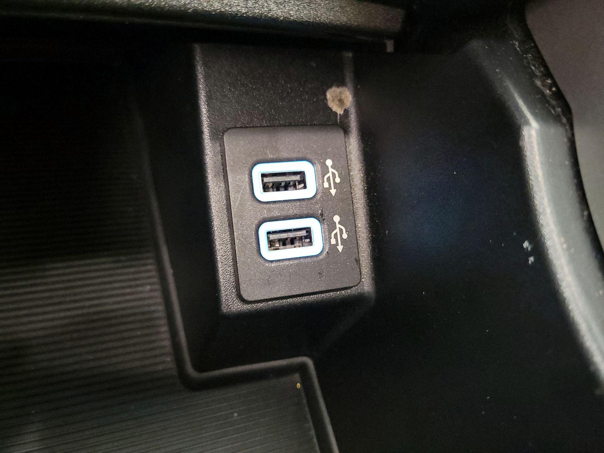 Thumbnail: 2020 Ford Edge - 18