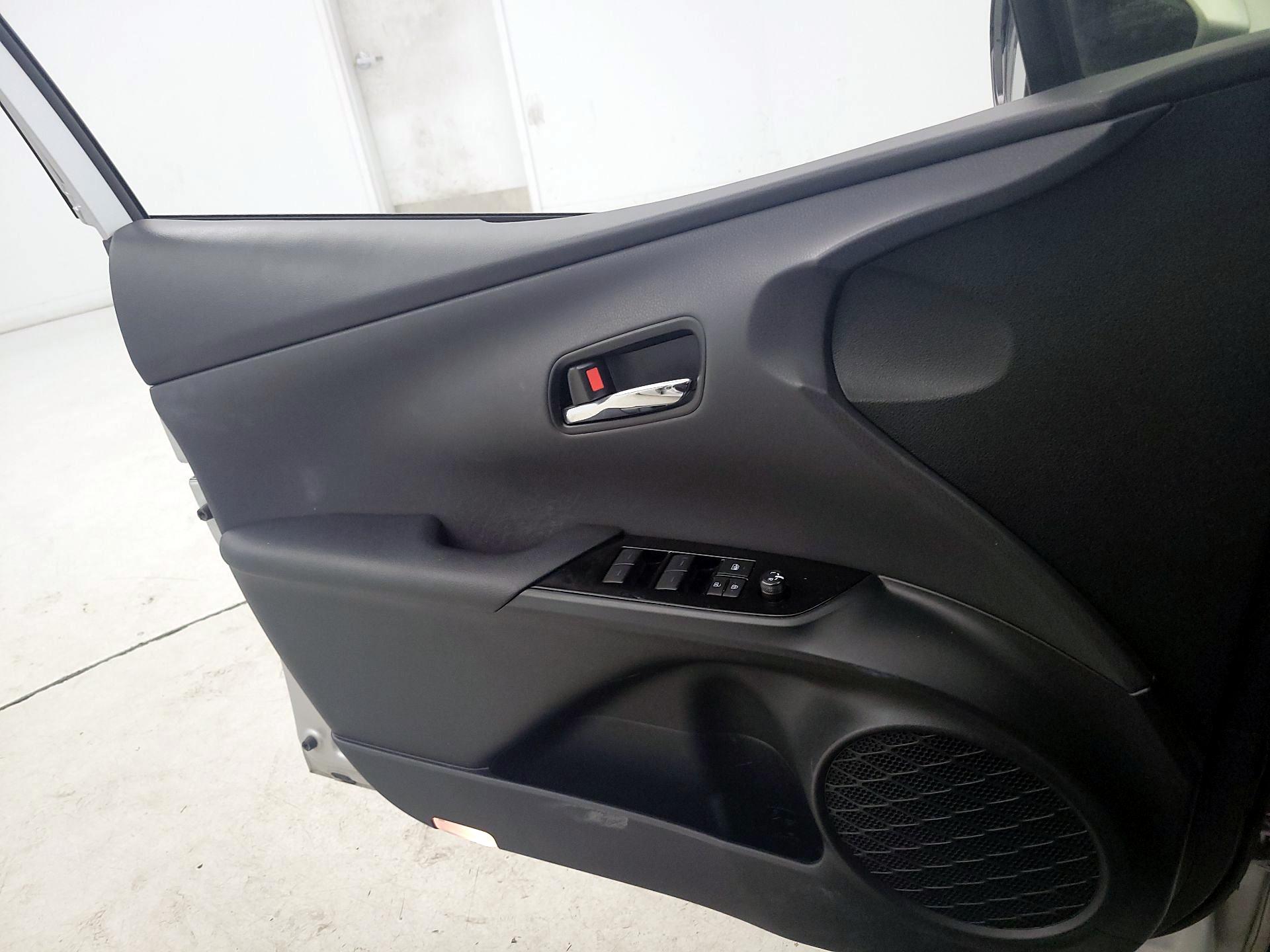 Thumbnail: 2019 Toyota Prius - 12