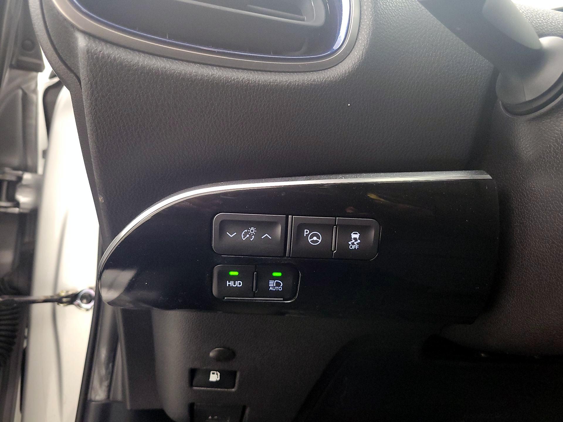 Thumbnail: 2019 Toyota Prius - 13