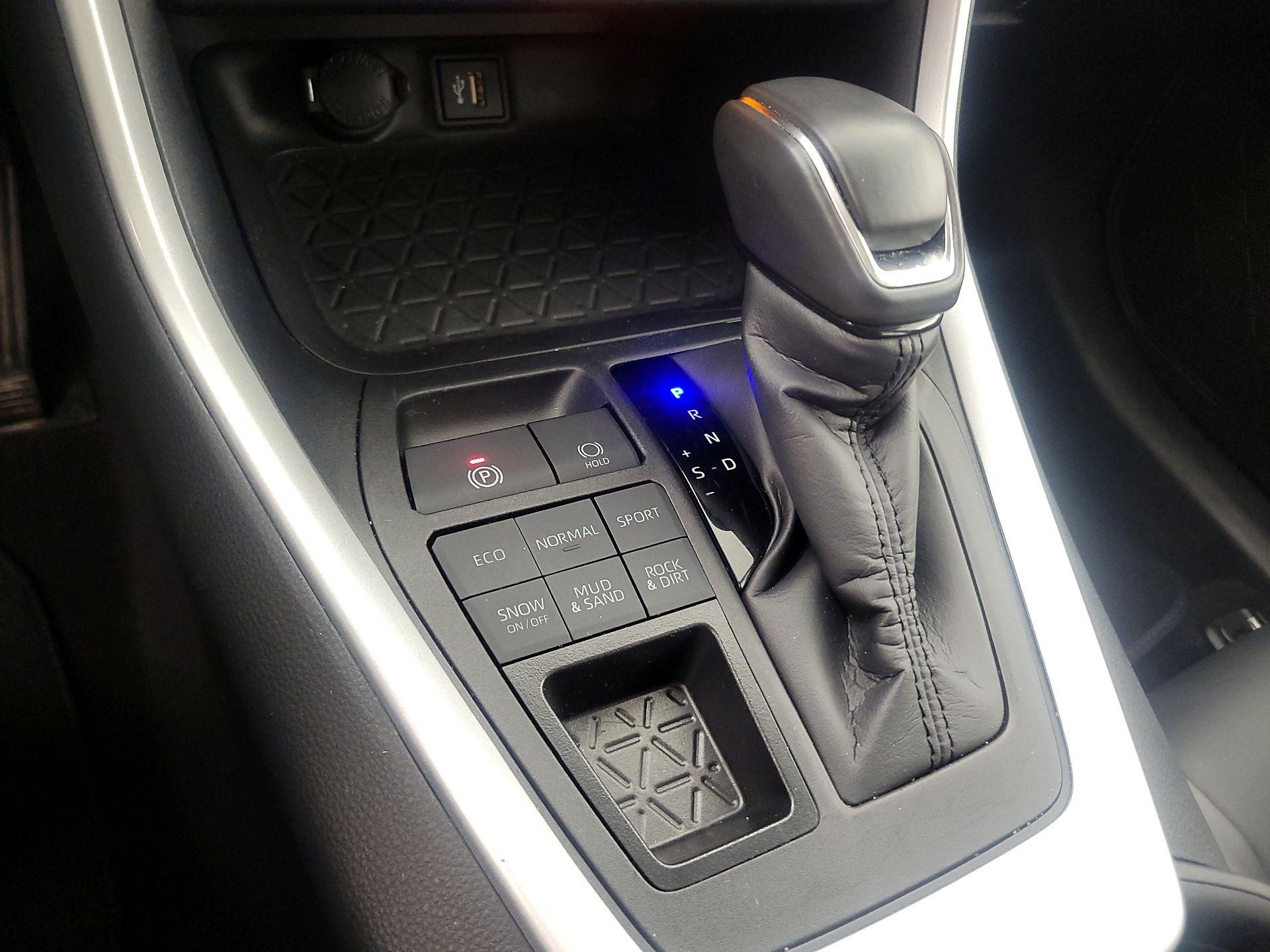 Thumbnail: 2024 Toyota RAV4 - 17