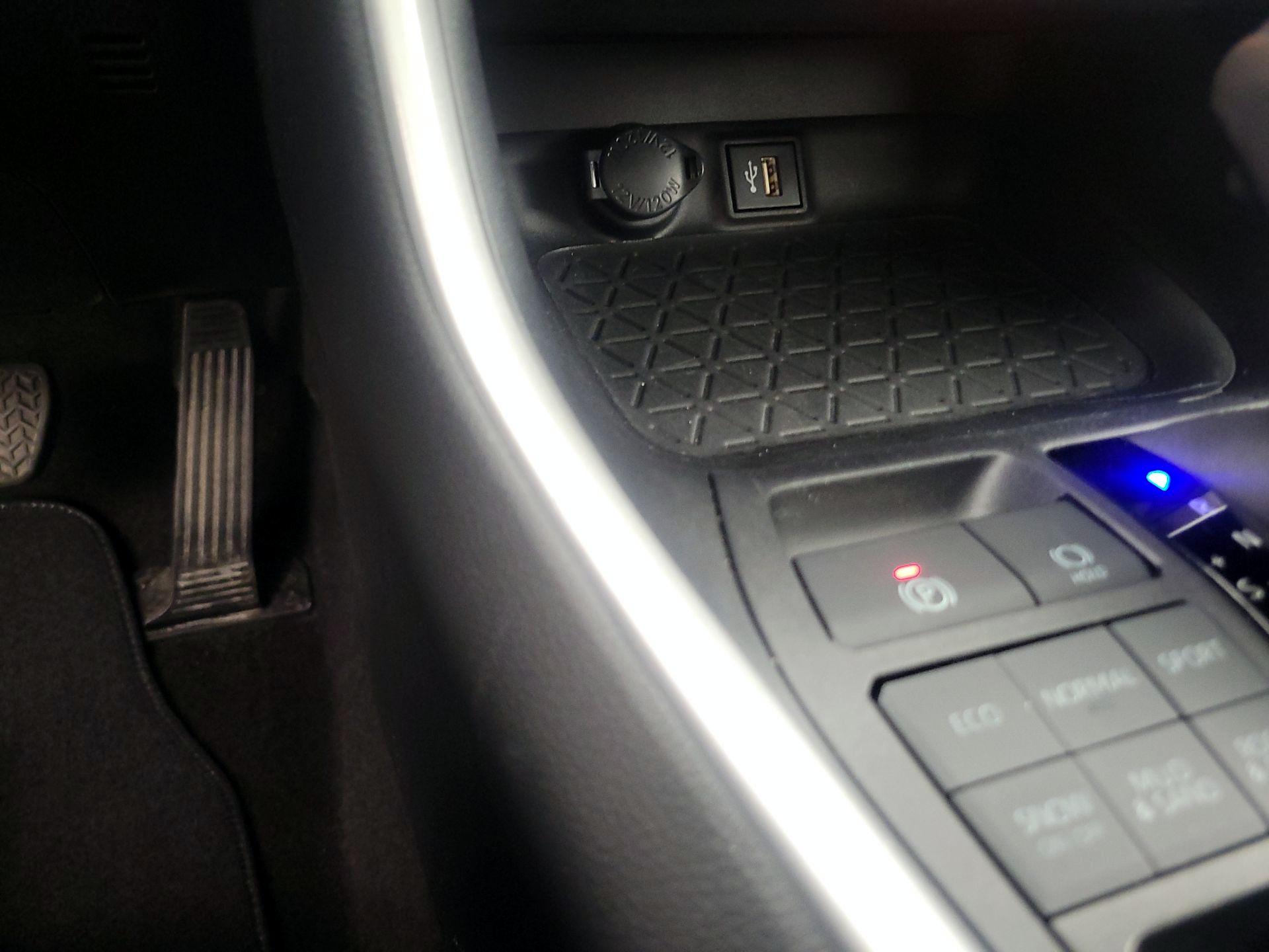 Thumbnail: 2024 Toyota RAV4 - 18