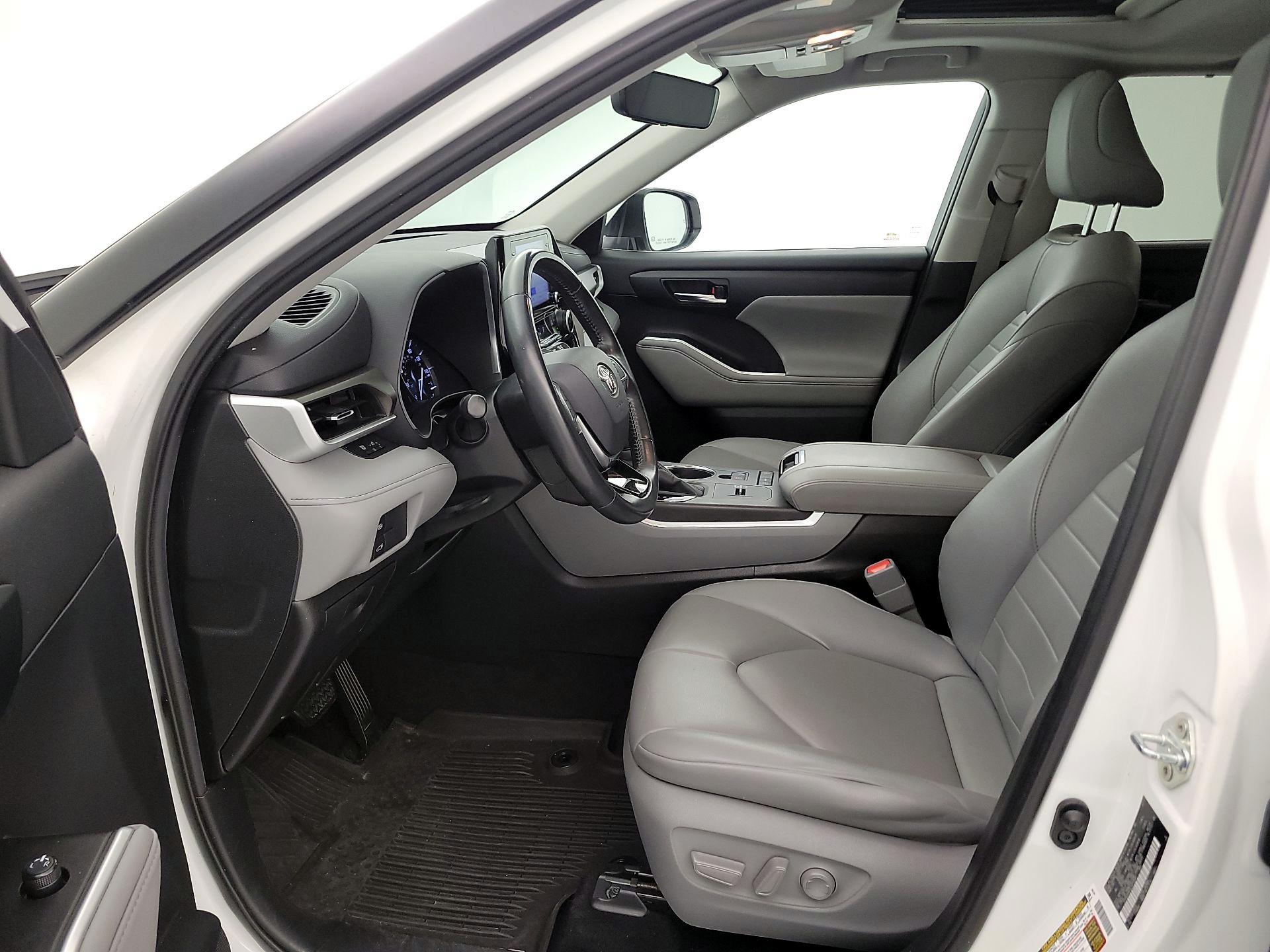 Thumbnail: 2020 Toyota Highlander - 11