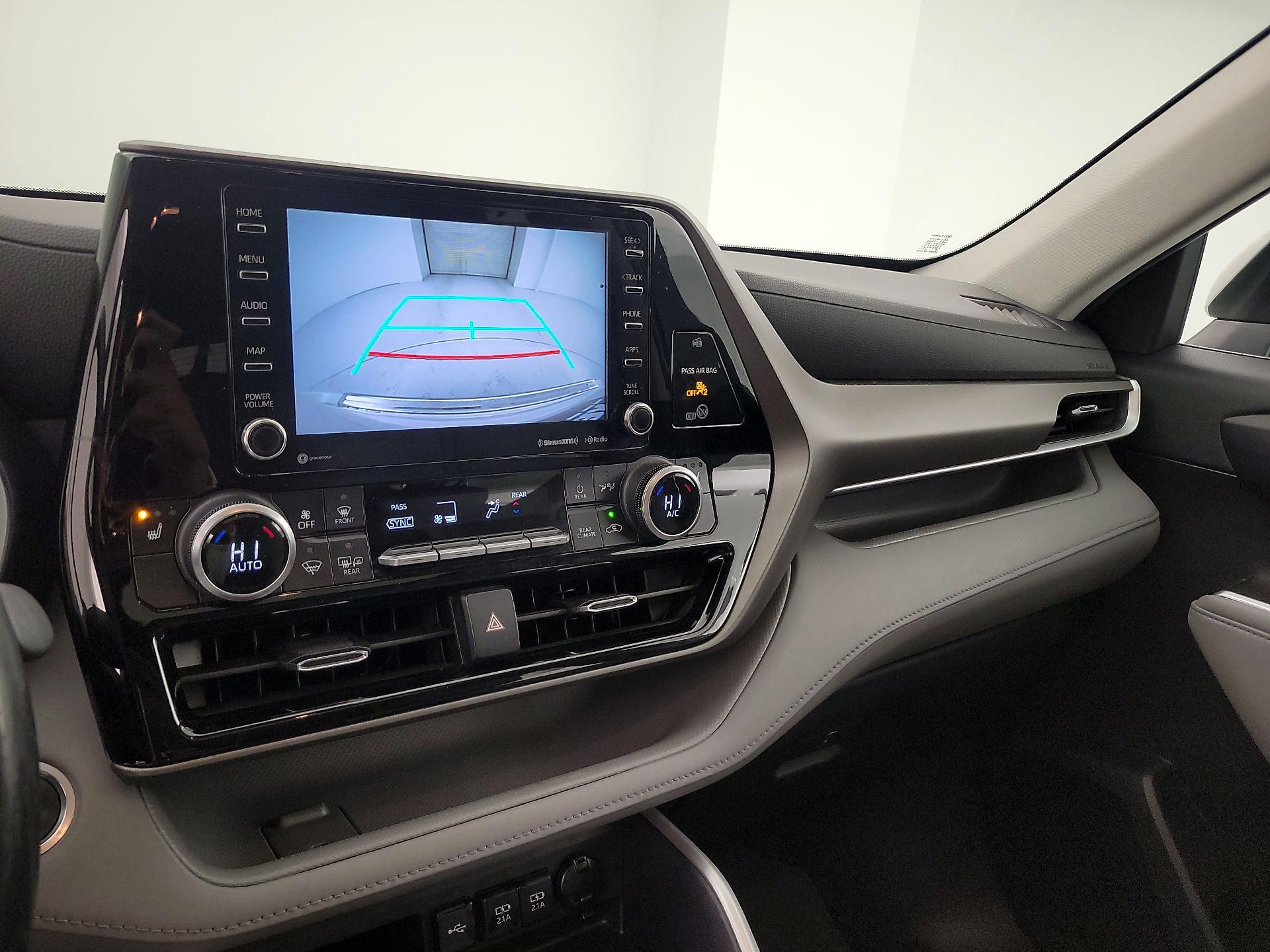 Thumbnail: 2020 Toyota Highlander - 14