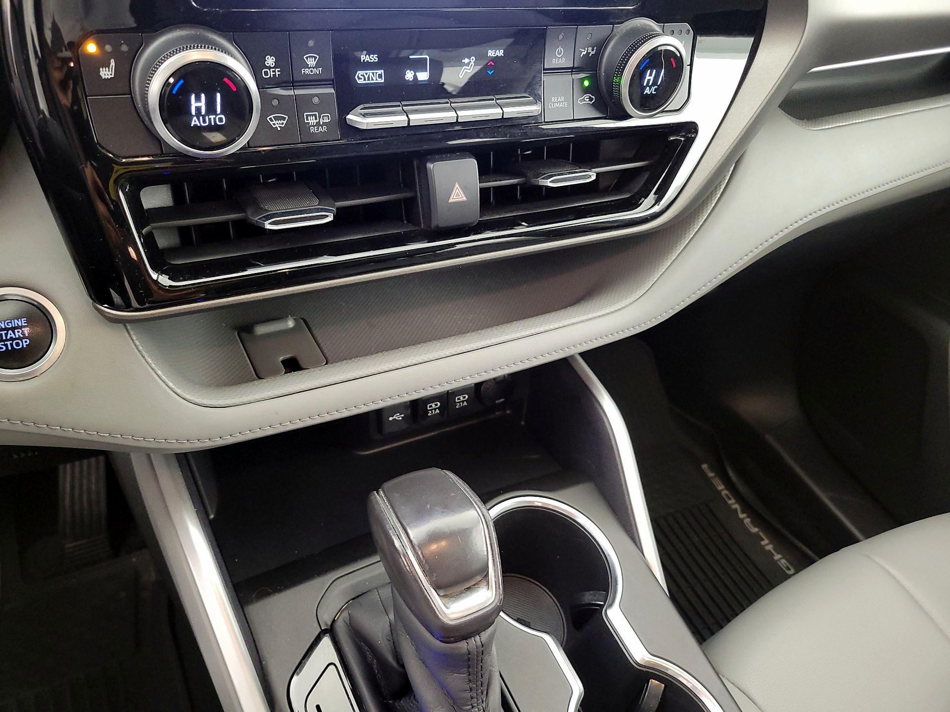 Thumbnail: 2020 Toyota Highlander - 16