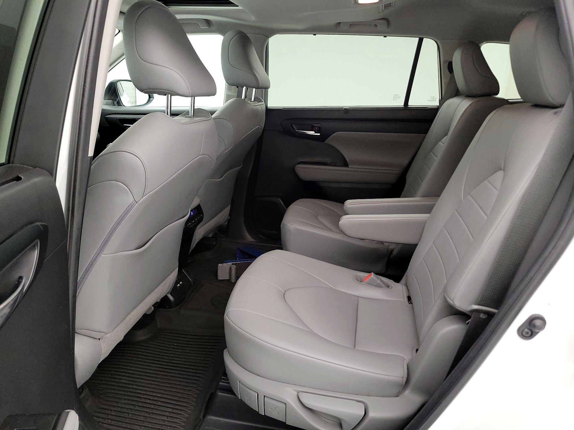 Thumbnail: 2020 Toyota Highlander - 20