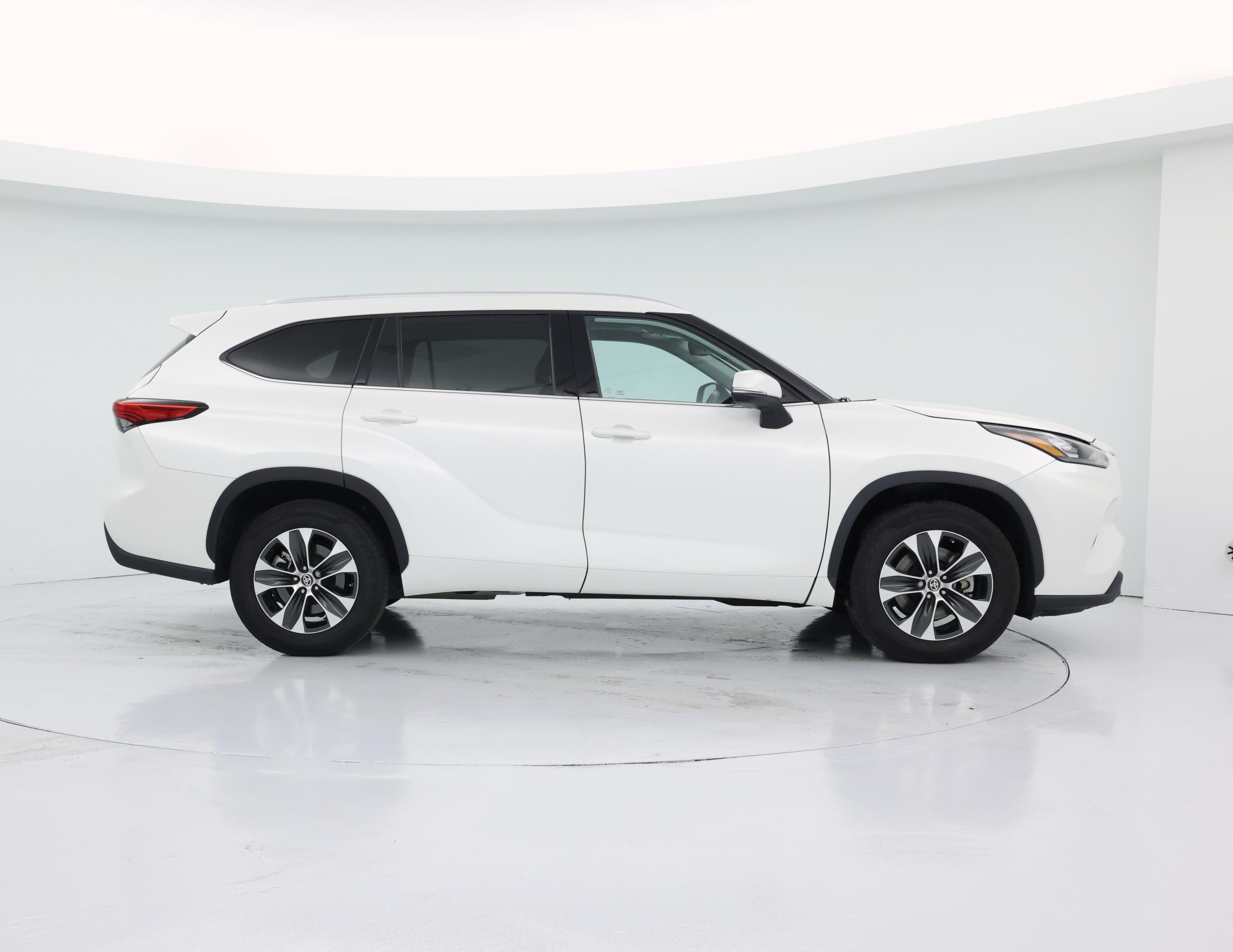 Thumbnail: 2020 Toyota Highlander - 7