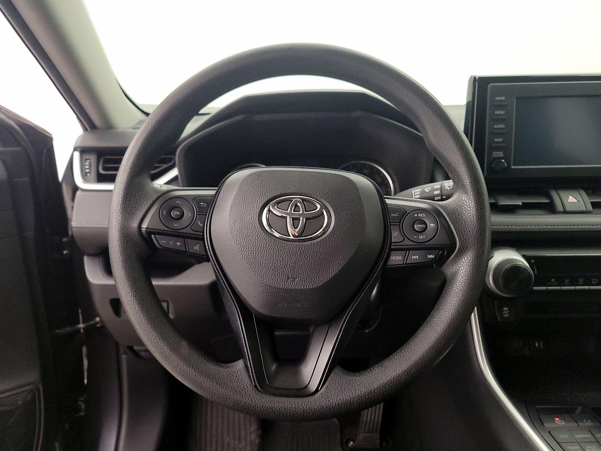 Thumbnail: 2019 Toyota RAV4 - 10