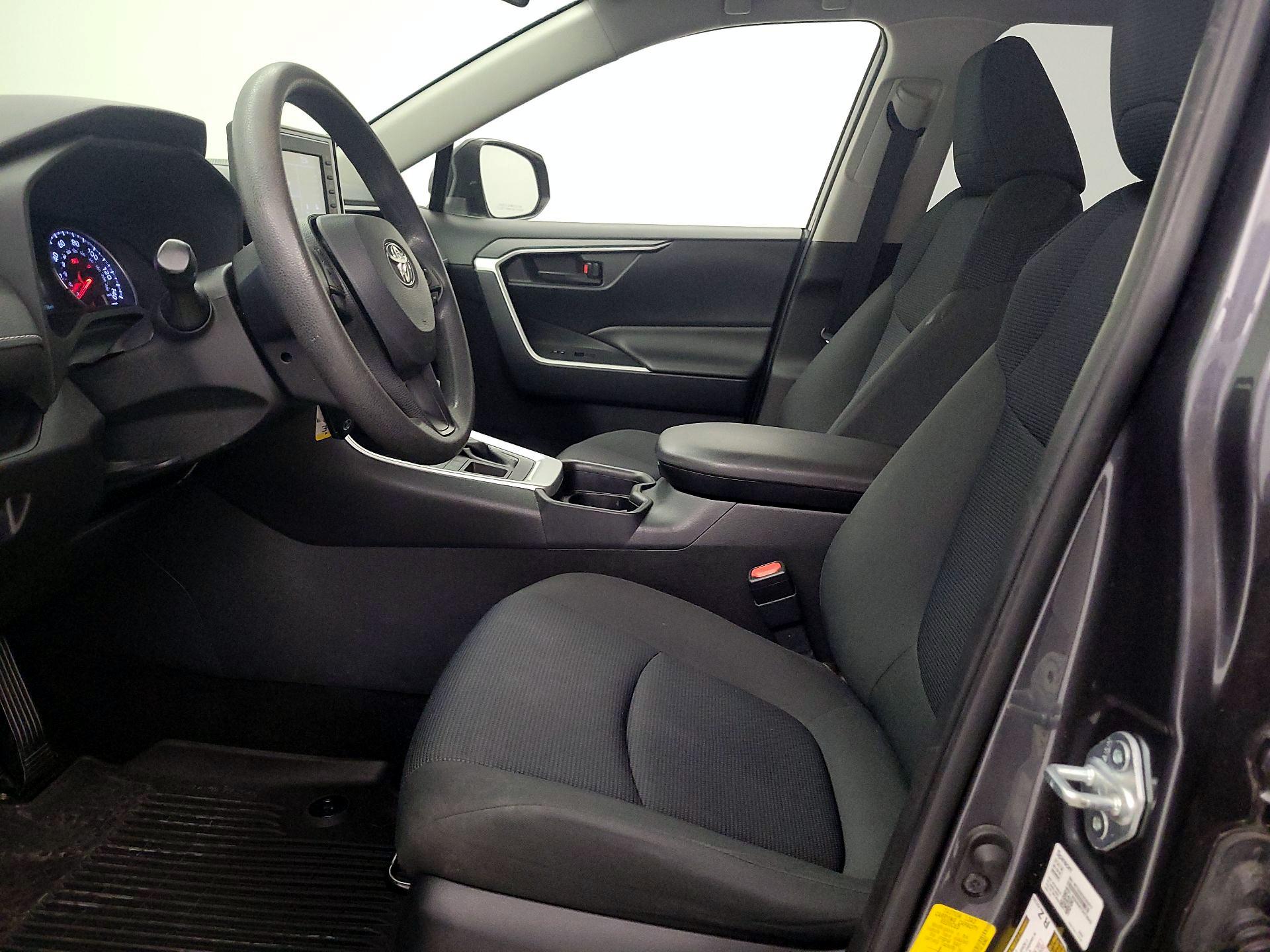 Thumbnail: 2019 Toyota RAV4 - 11