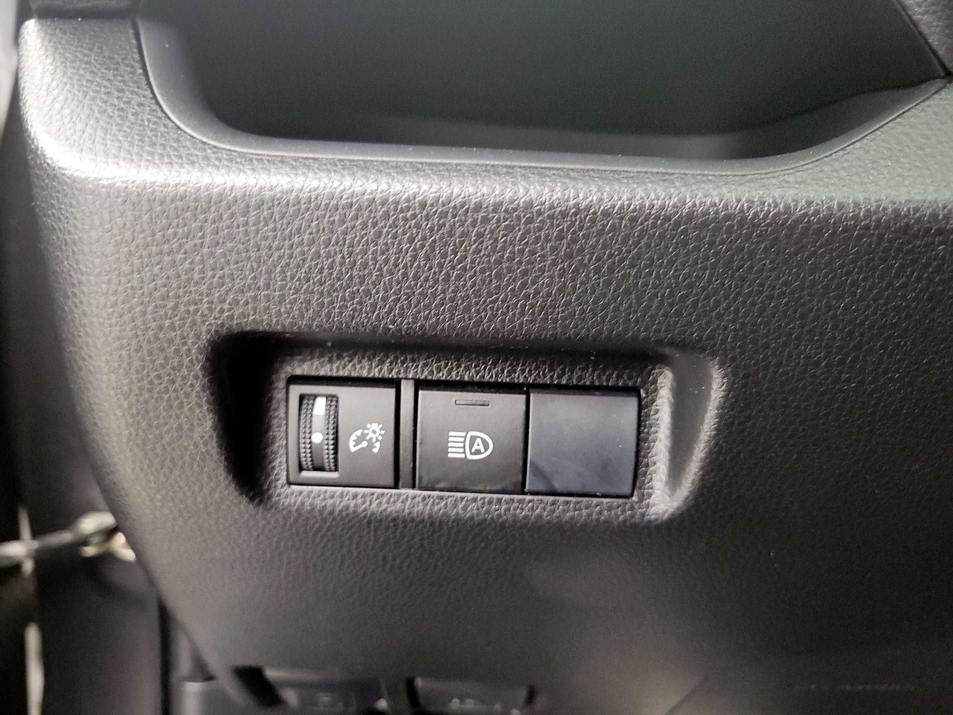 Thumbnail: 2019 Toyota RAV4 - 13