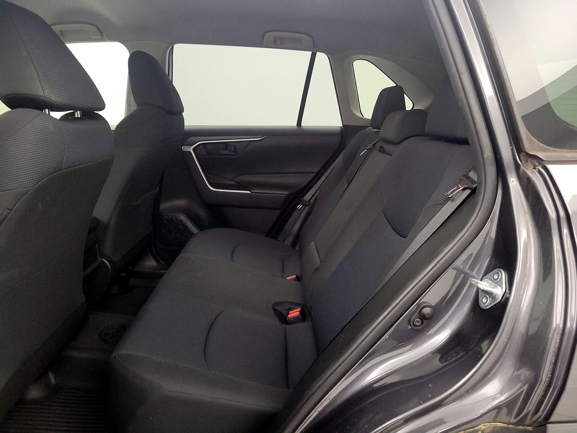 Thumbnail: 2019 Toyota RAV4 - 19