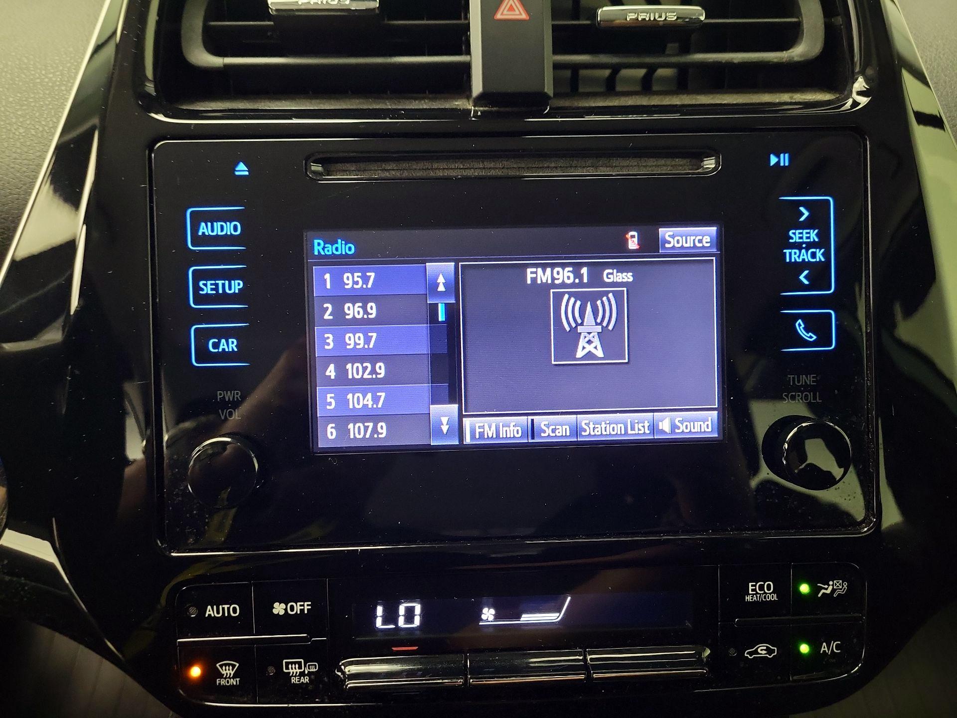 Thumbnail: 2019 Toyota Prius - 15