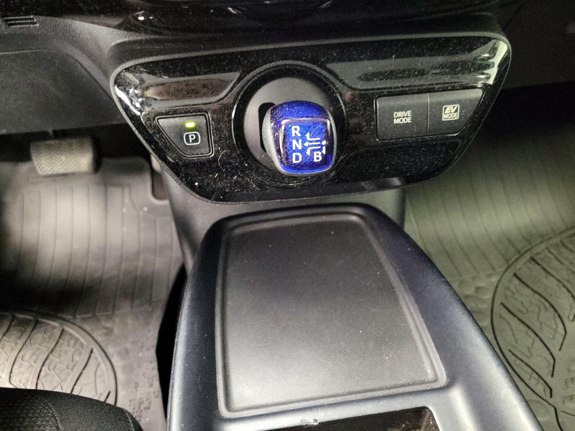 Thumbnail: 2019 Toyota Prius - 17