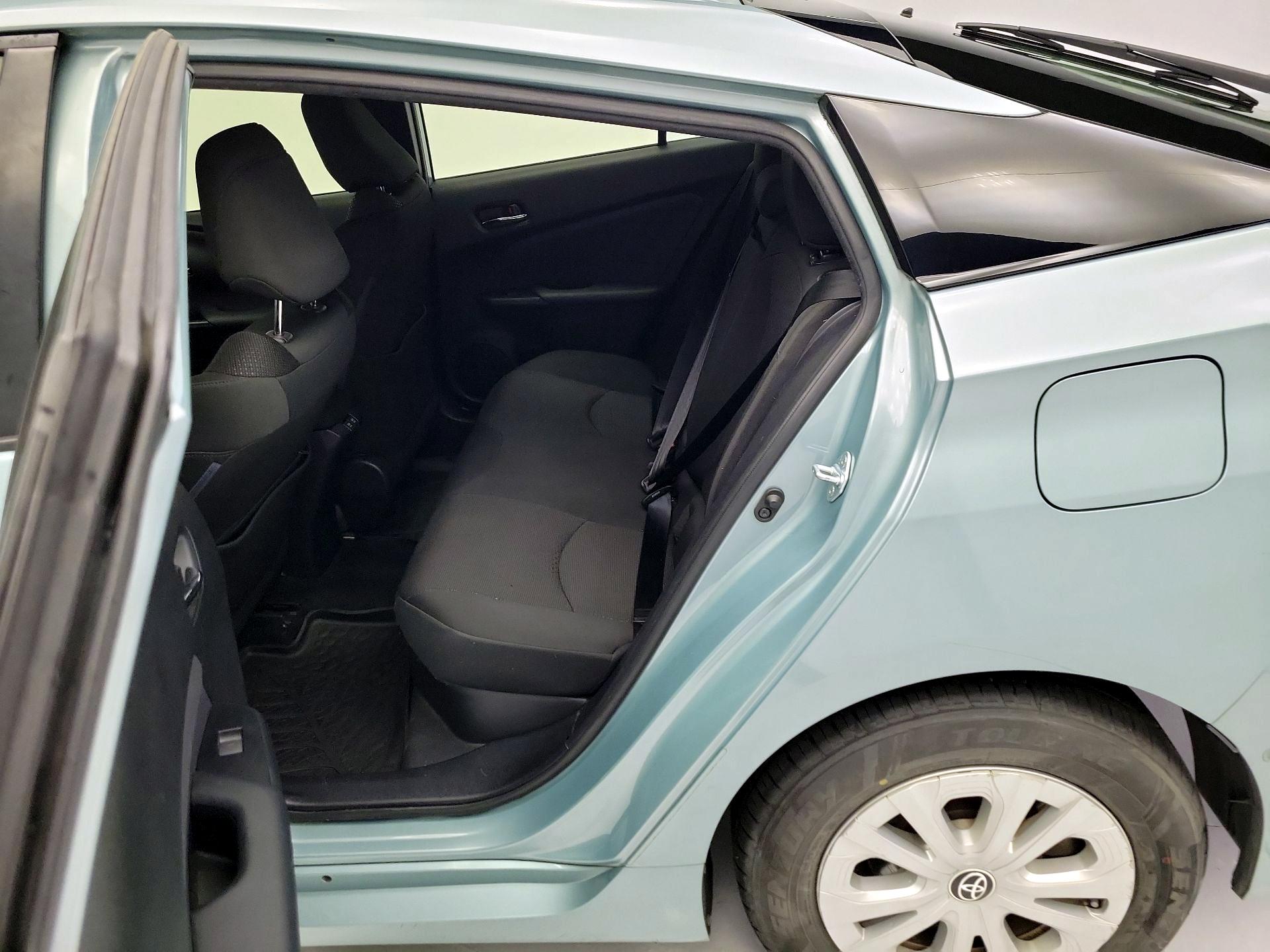 Thumbnail: 2019 Toyota Prius - 19