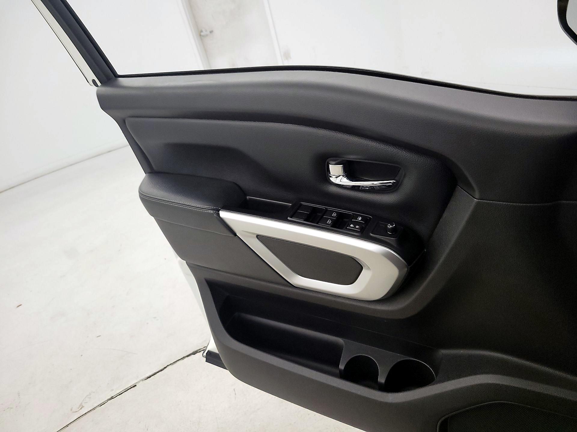 Thumbnail: 2018 Nissan Titan - 12