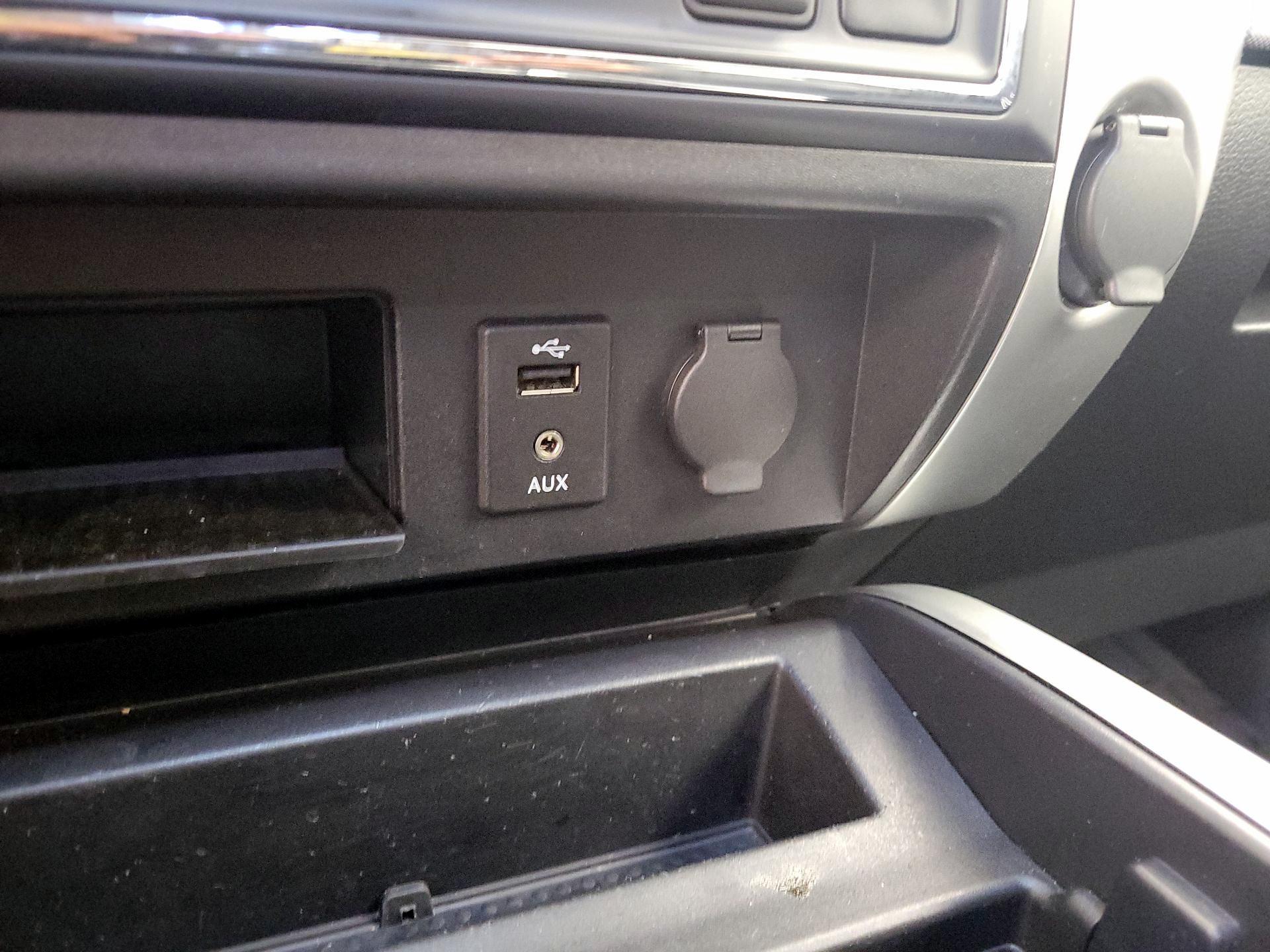 Thumbnail: 2018 Nissan Titan - 18