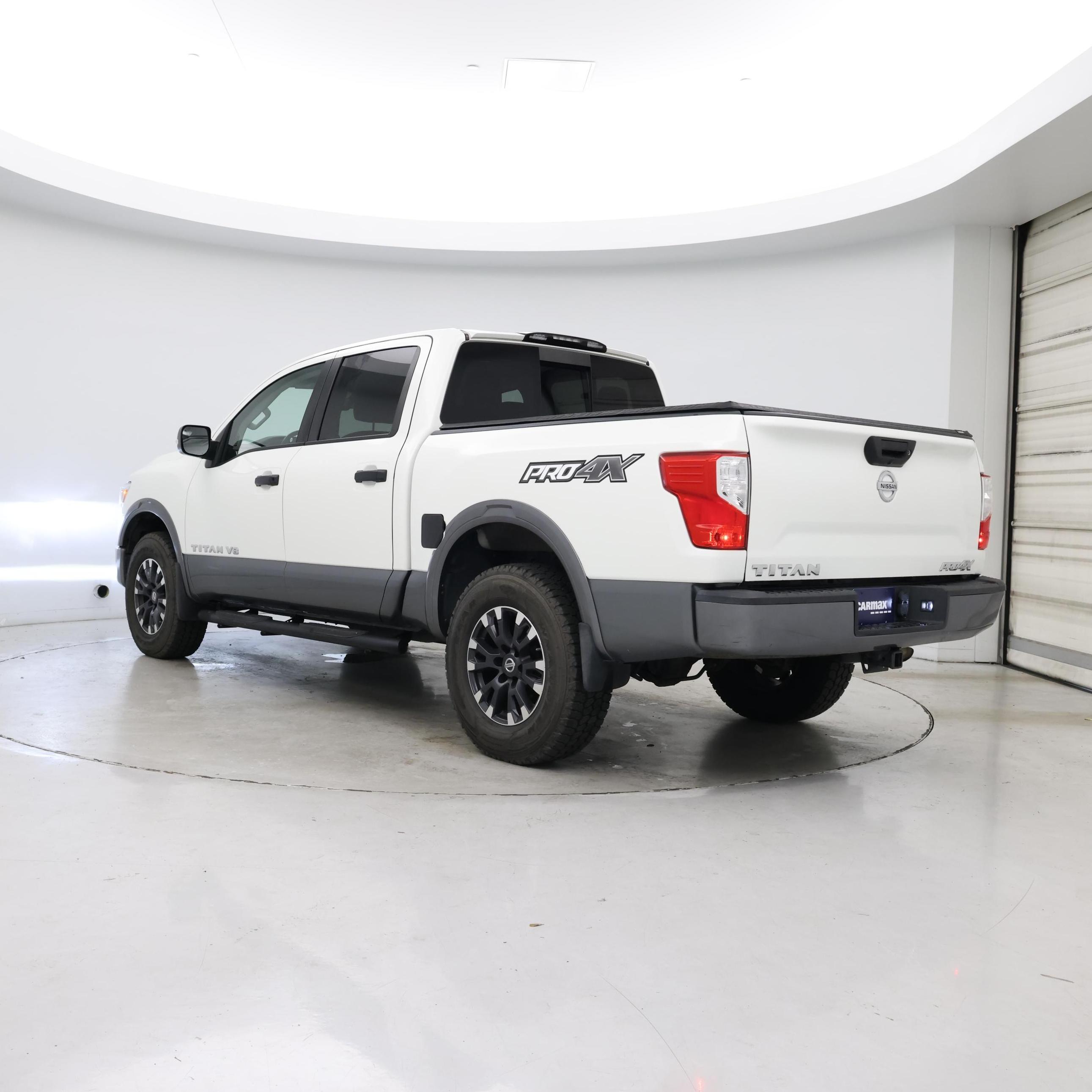 Thumbnail: 2018 Nissan Titan - 2