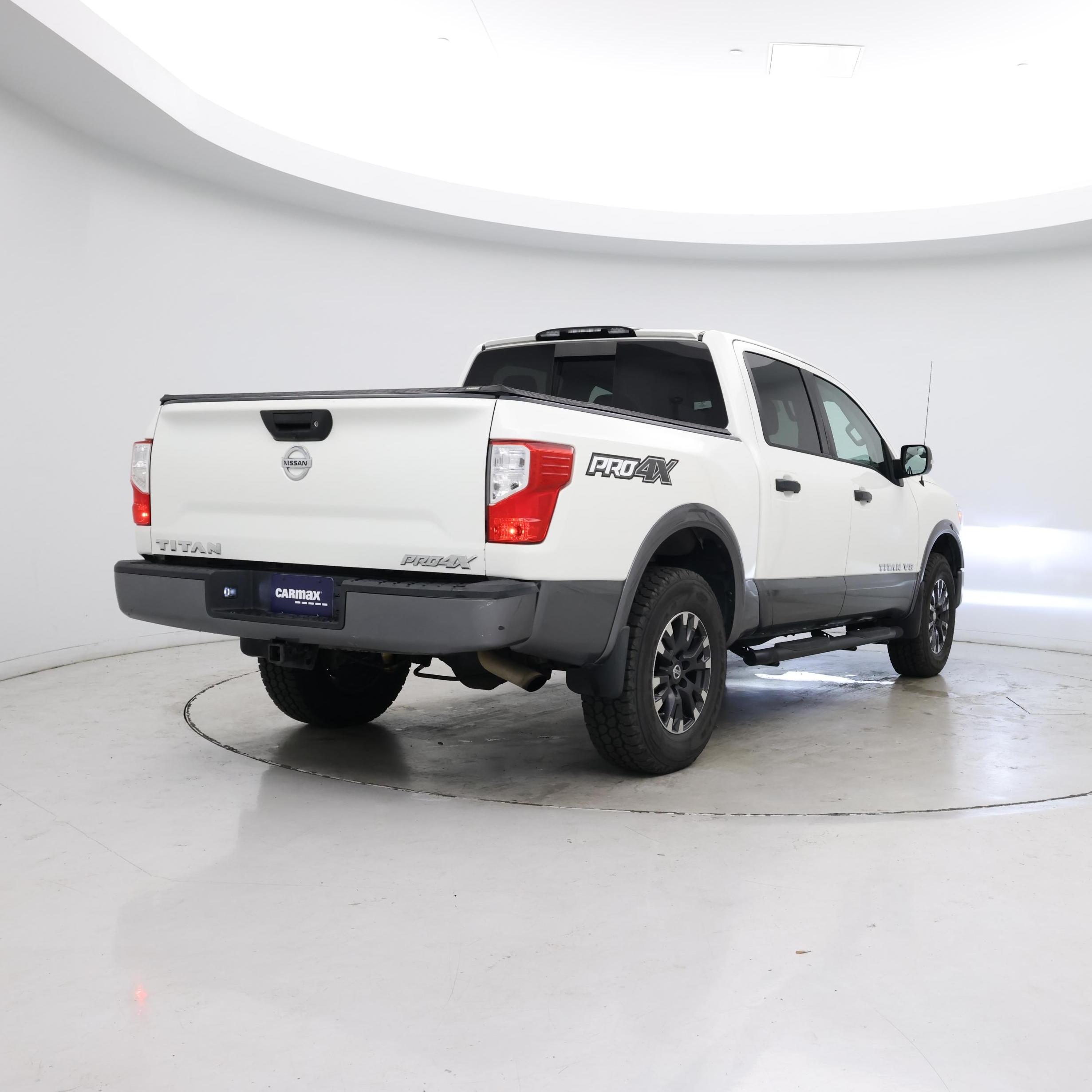 Thumbnail: 2018 Nissan Titan - 8