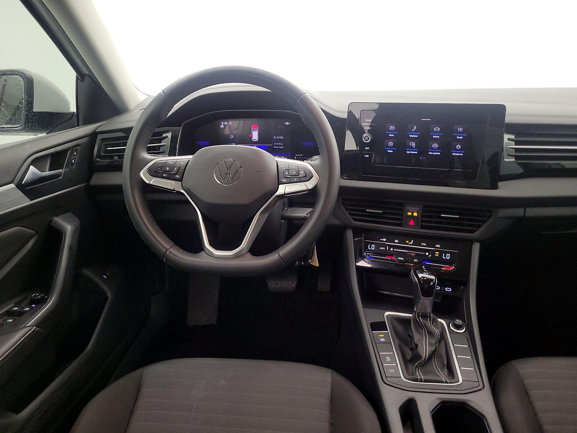 Thumbnail: 2025 Volkswagen Jetta - 10