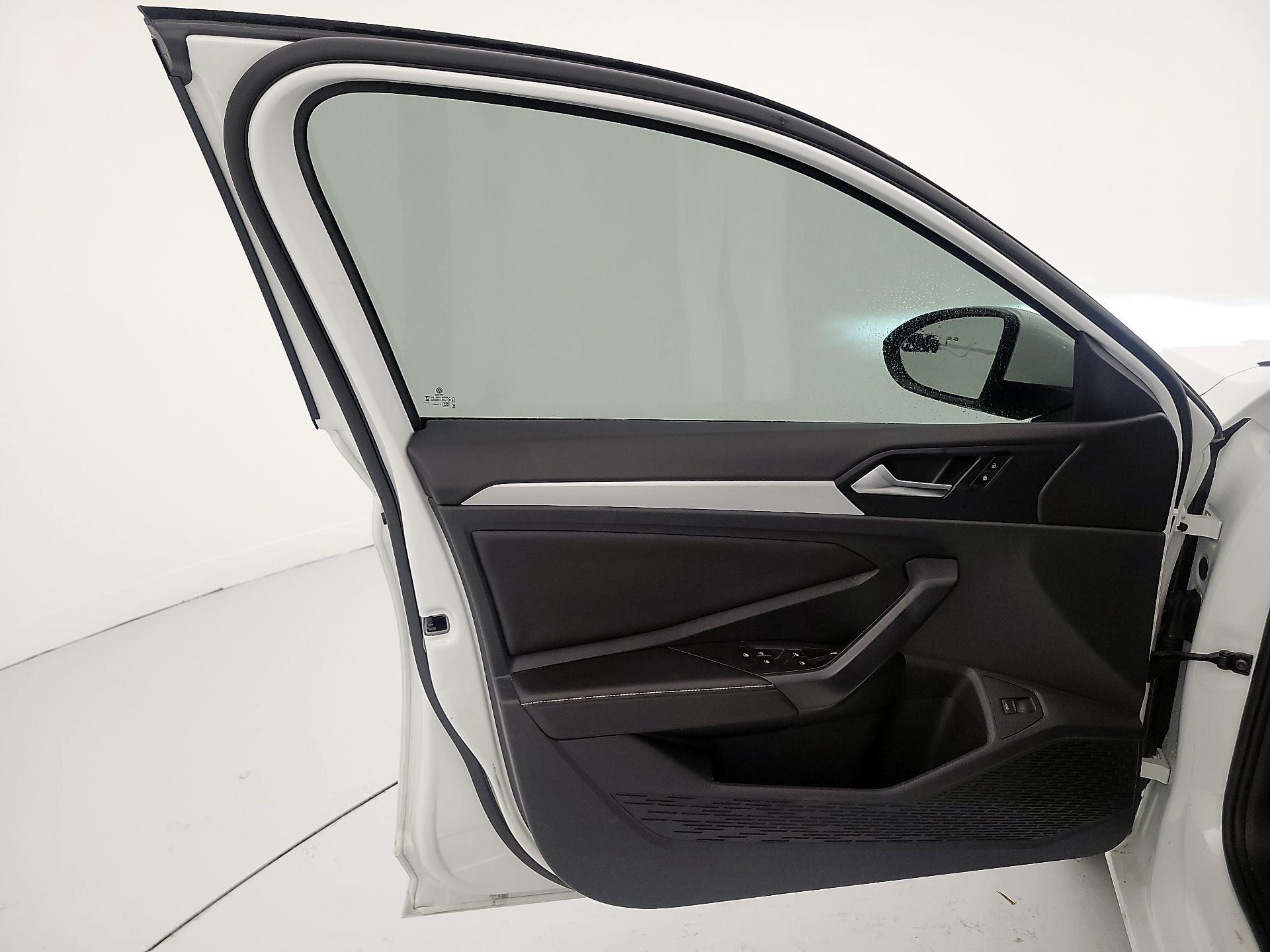 Thumbnail: 2025 Volkswagen Jetta - 12