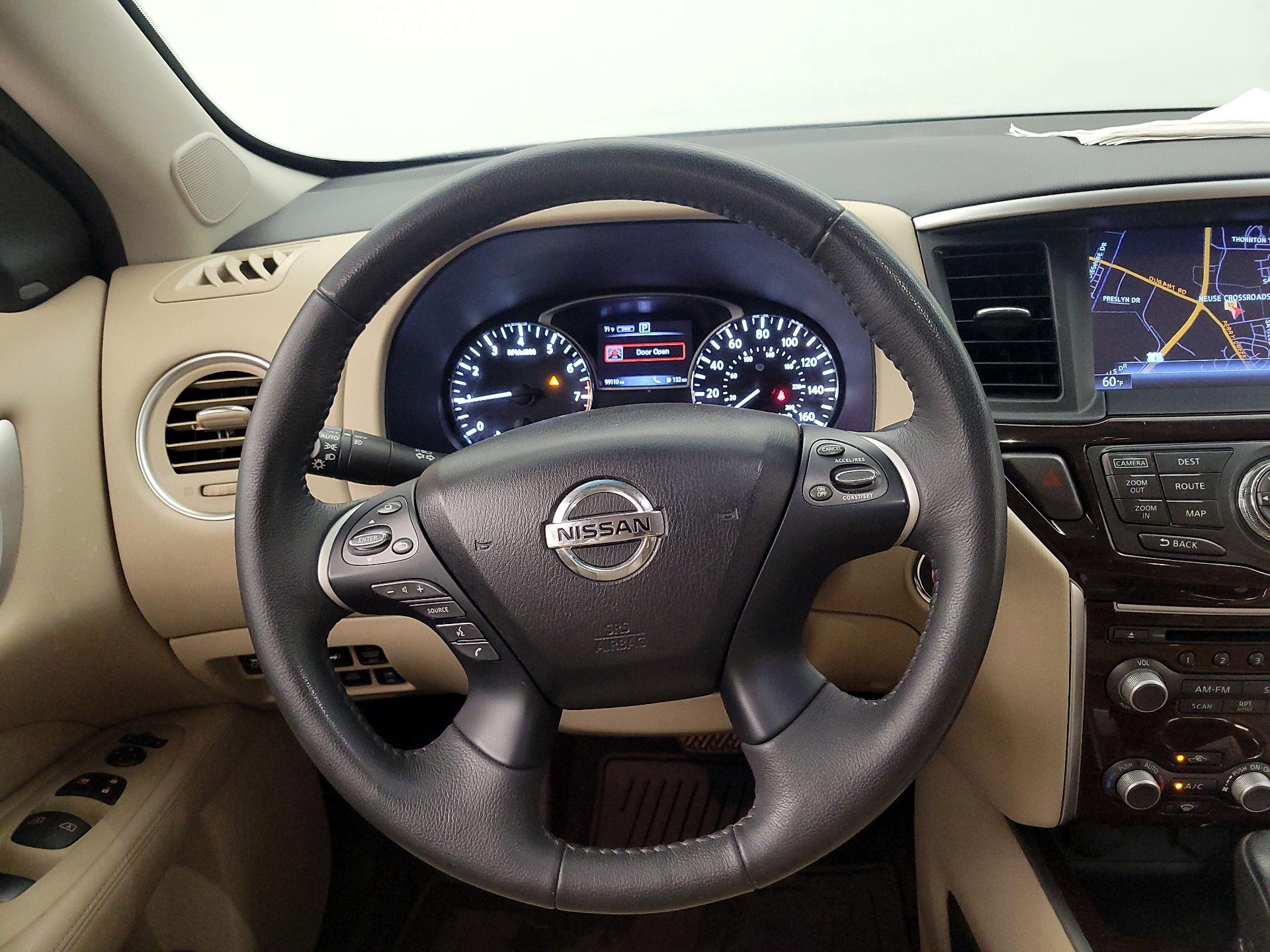 Thumbnail: 2016 Nissan Pathfinder - 10