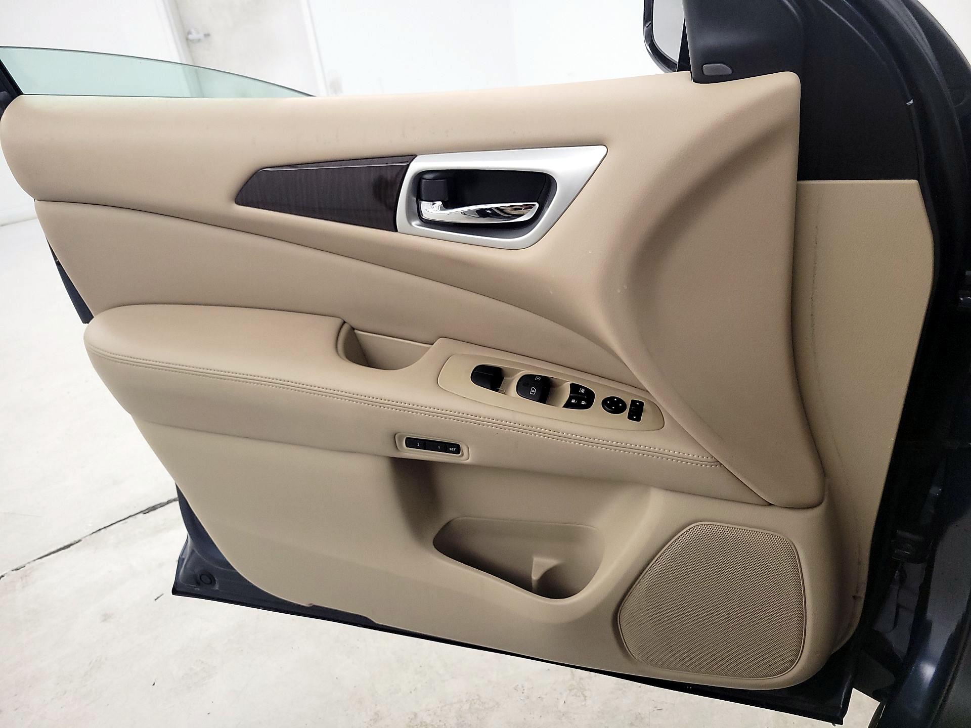 Thumbnail: 2016 Nissan Pathfinder - 12