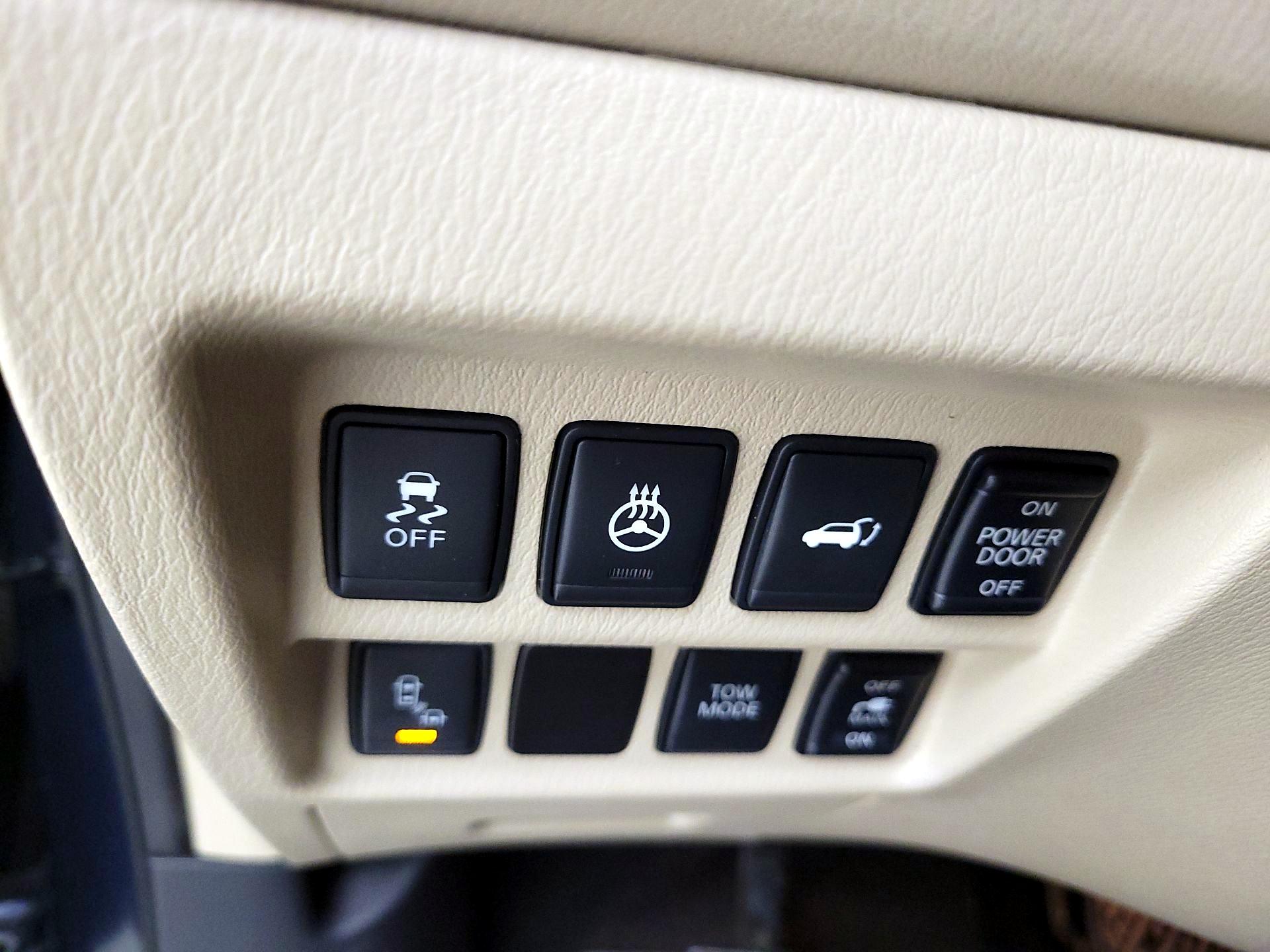 Thumbnail: 2016 Nissan Pathfinder - 13