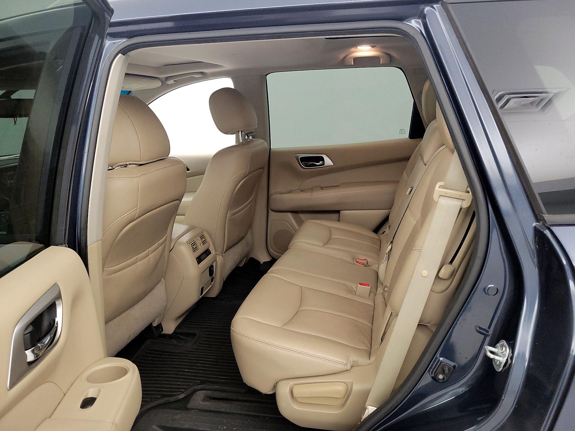 Thumbnail: 2016 Nissan Pathfinder - 20