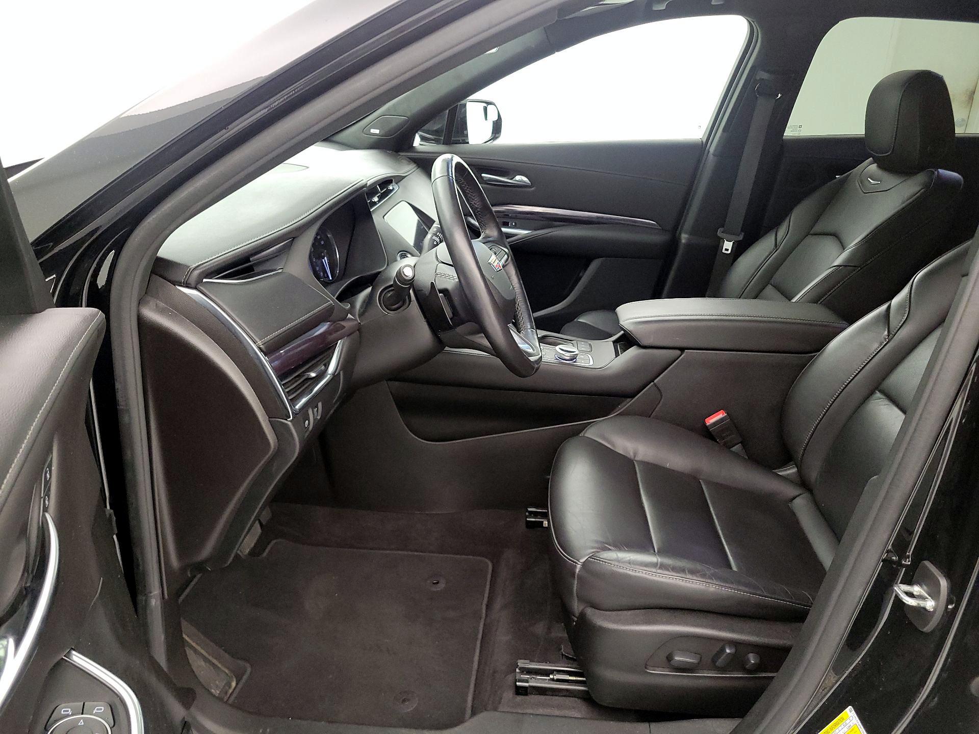 Thumbnail: 2021 Cadillac XT4 - 11