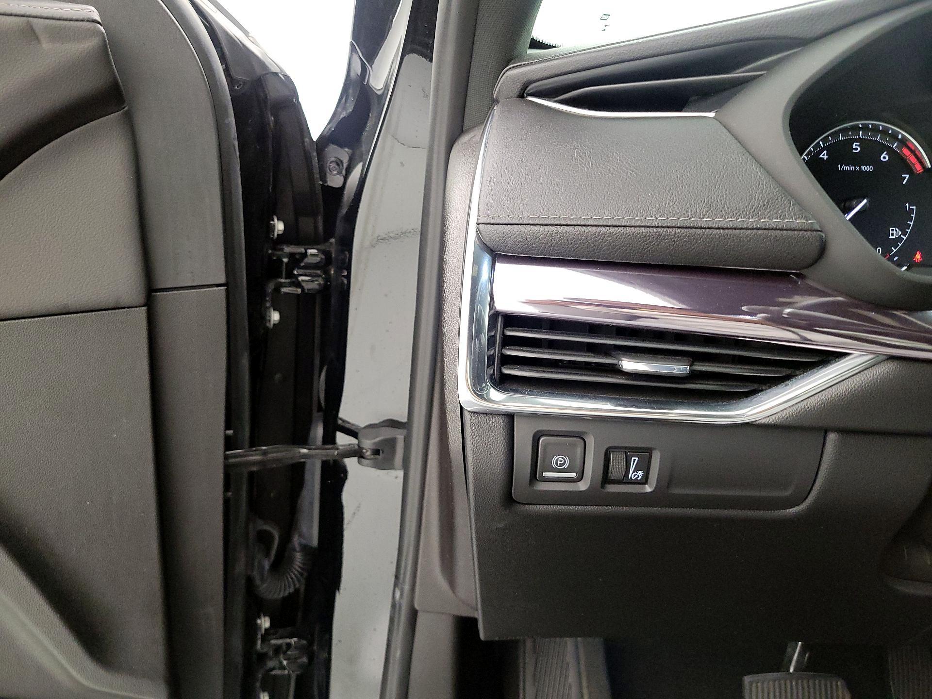 Thumbnail: 2021 Cadillac XT4 - 13