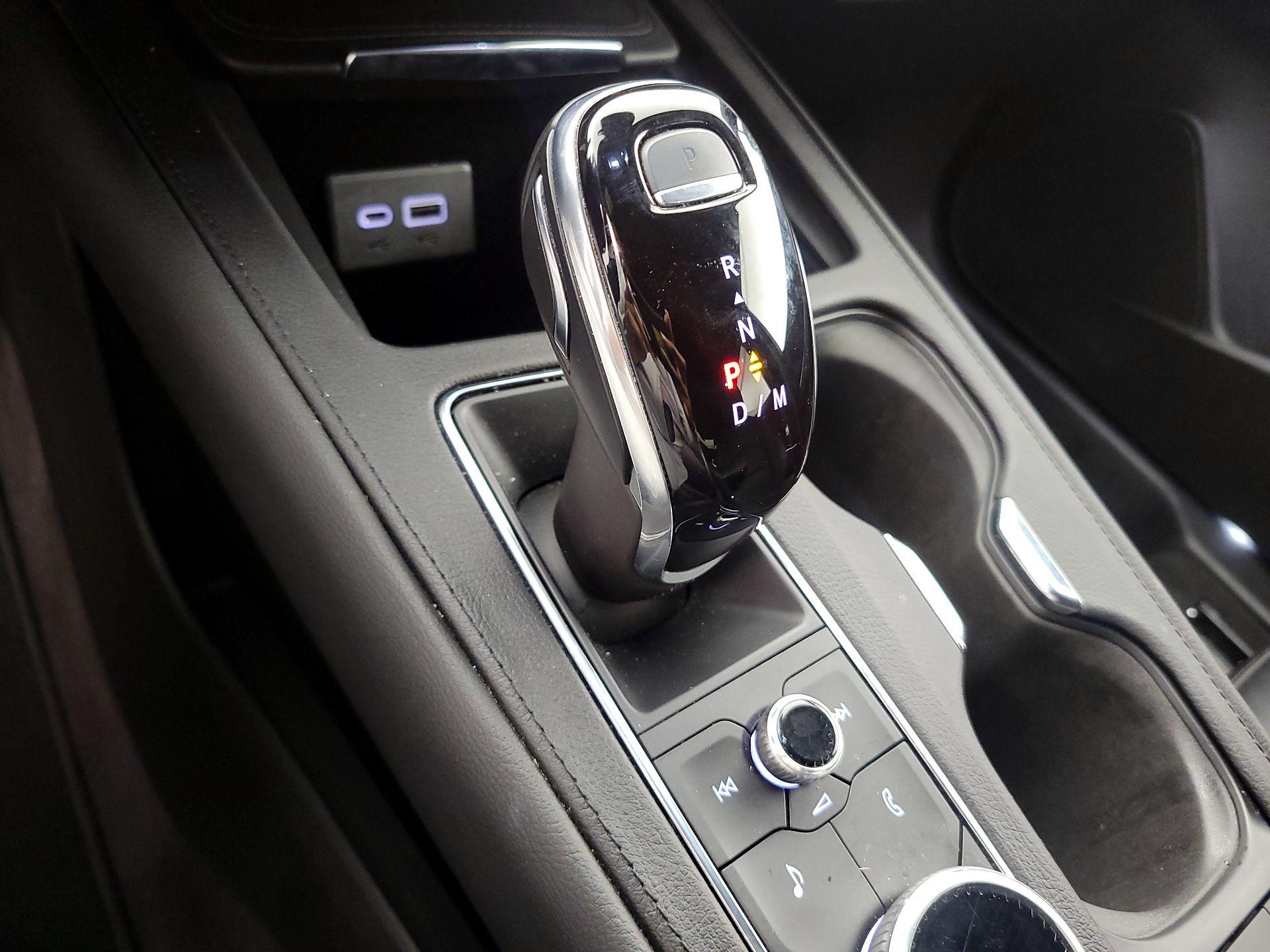 Thumbnail: 2021 Cadillac XT4 - 17