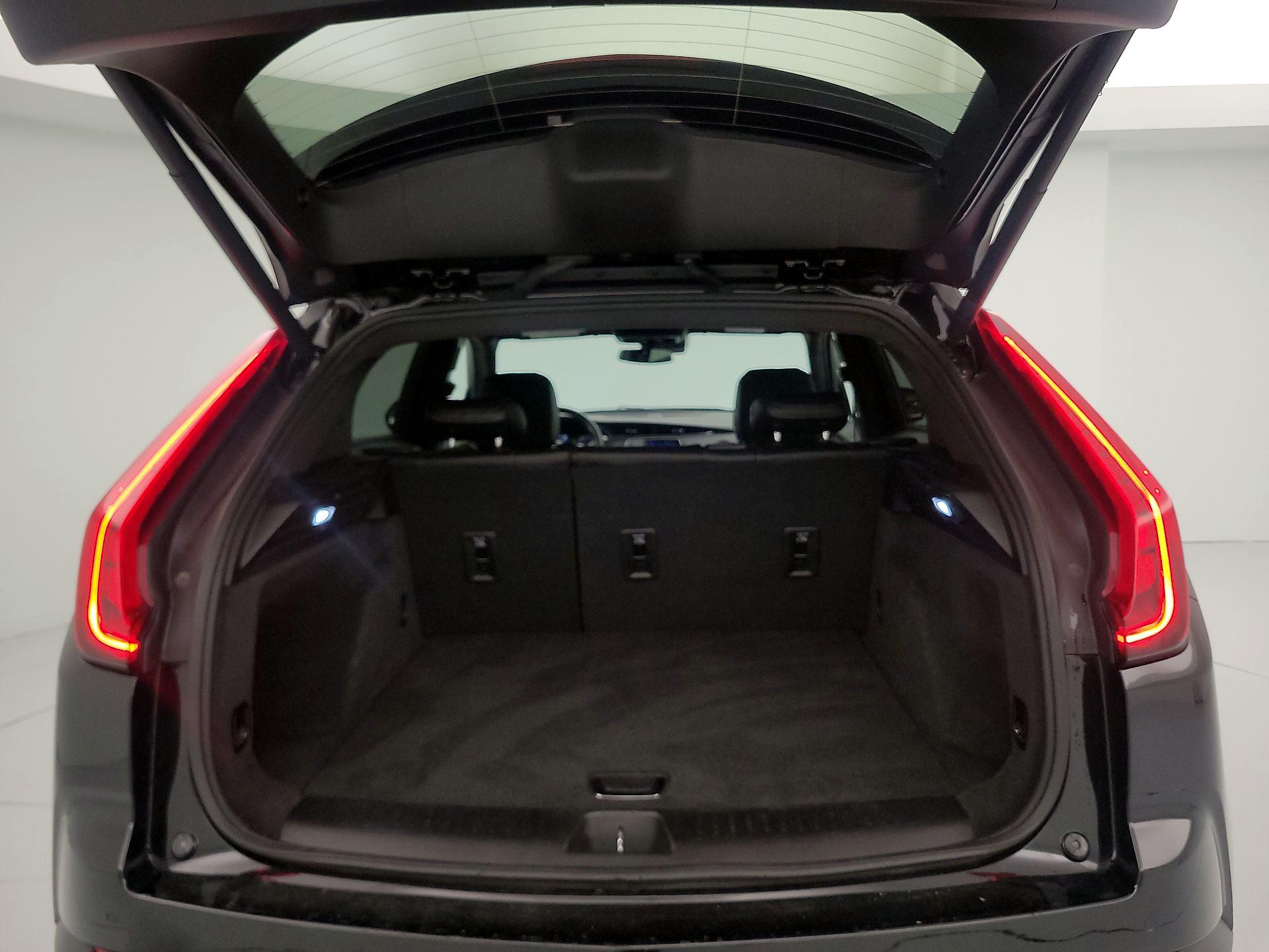 Thumbnail: 2021 Cadillac XT4 - 20