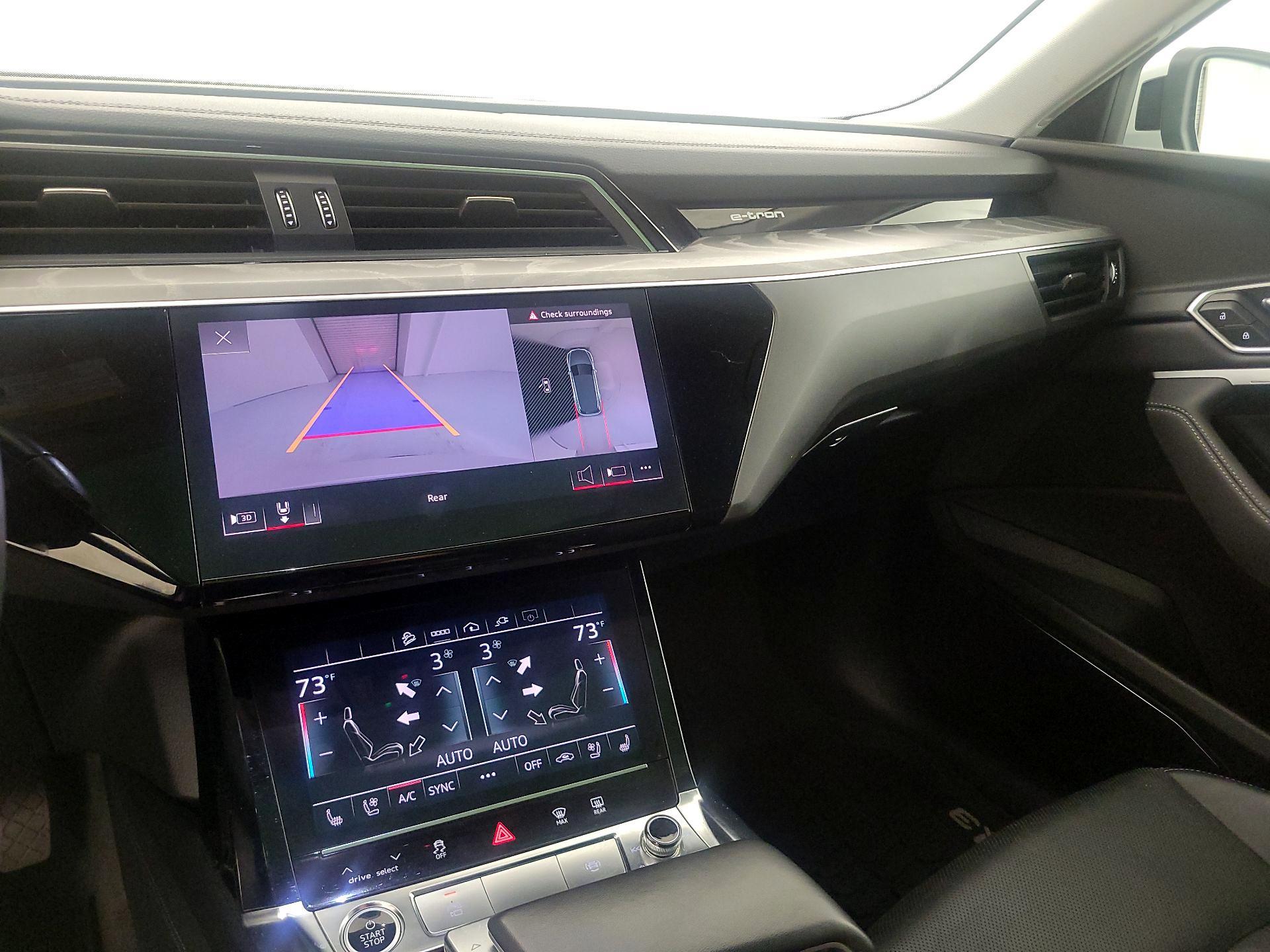 Thumbnail: 2023 Audi e-tron - 15