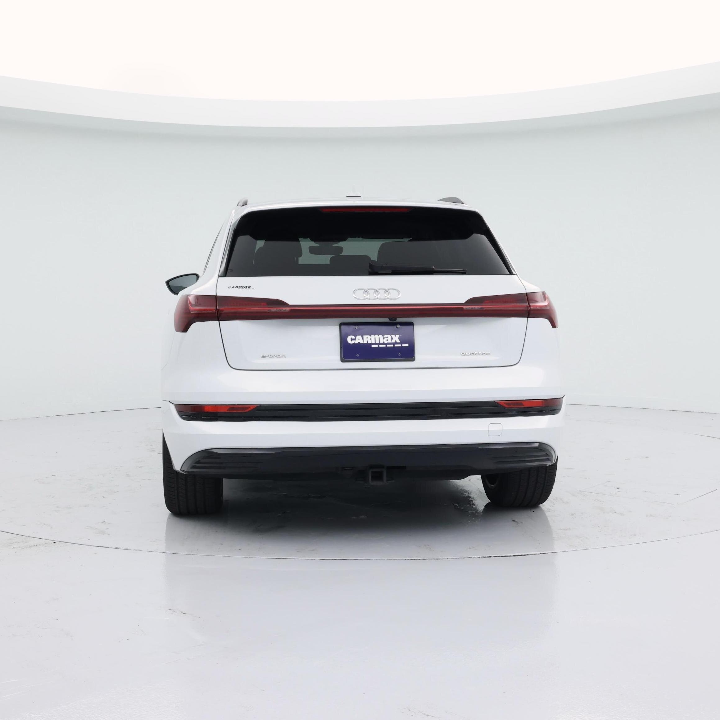 Thumbnail: 2023 Audi e-tron - 6