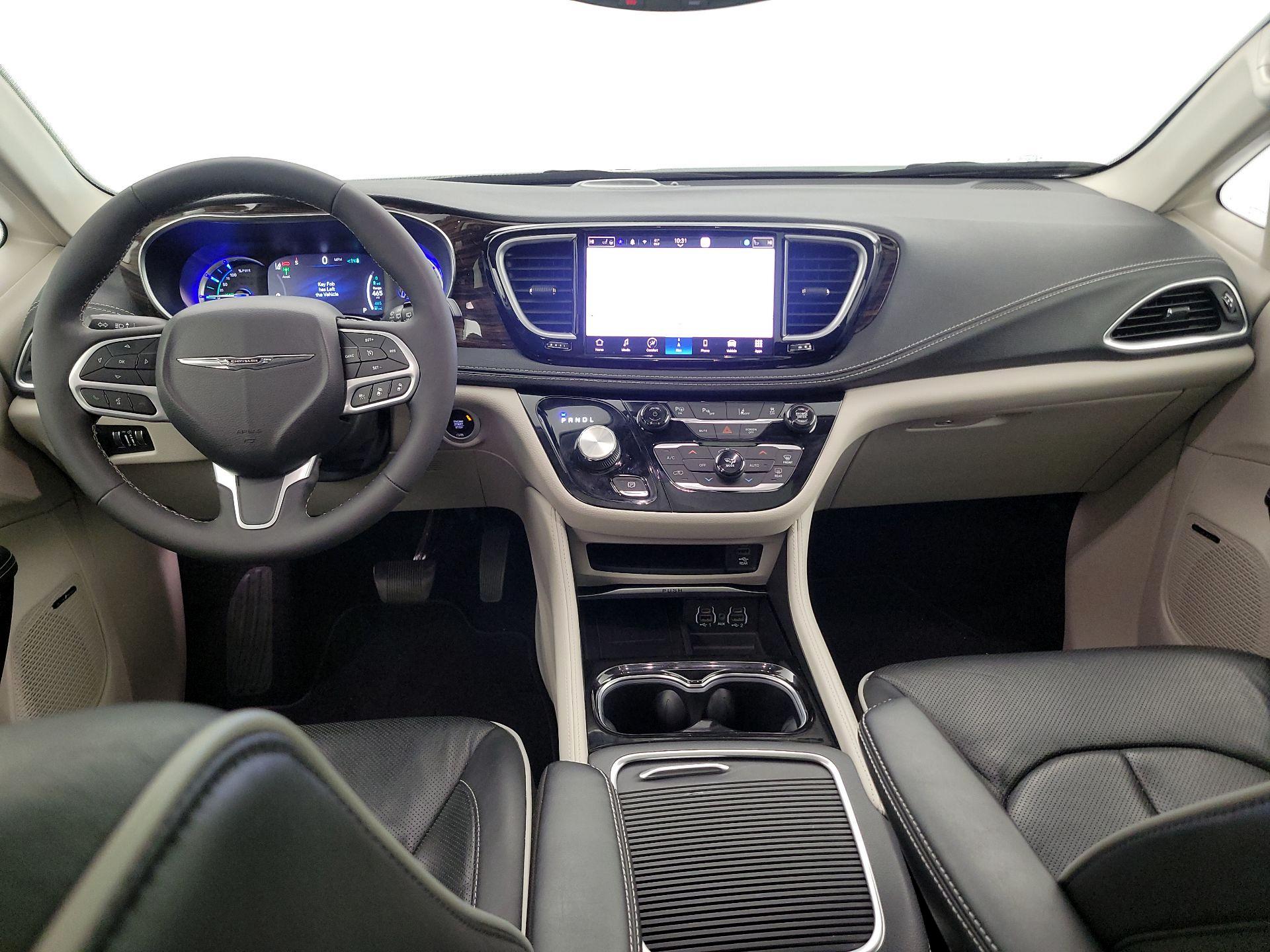 Thumbnail: 2023 Chrysler Pacifica - 9