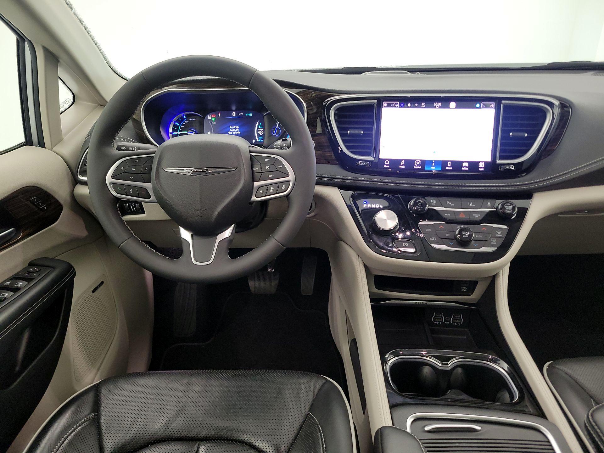 Thumbnail: 2023 Chrysler Pacifica - 10