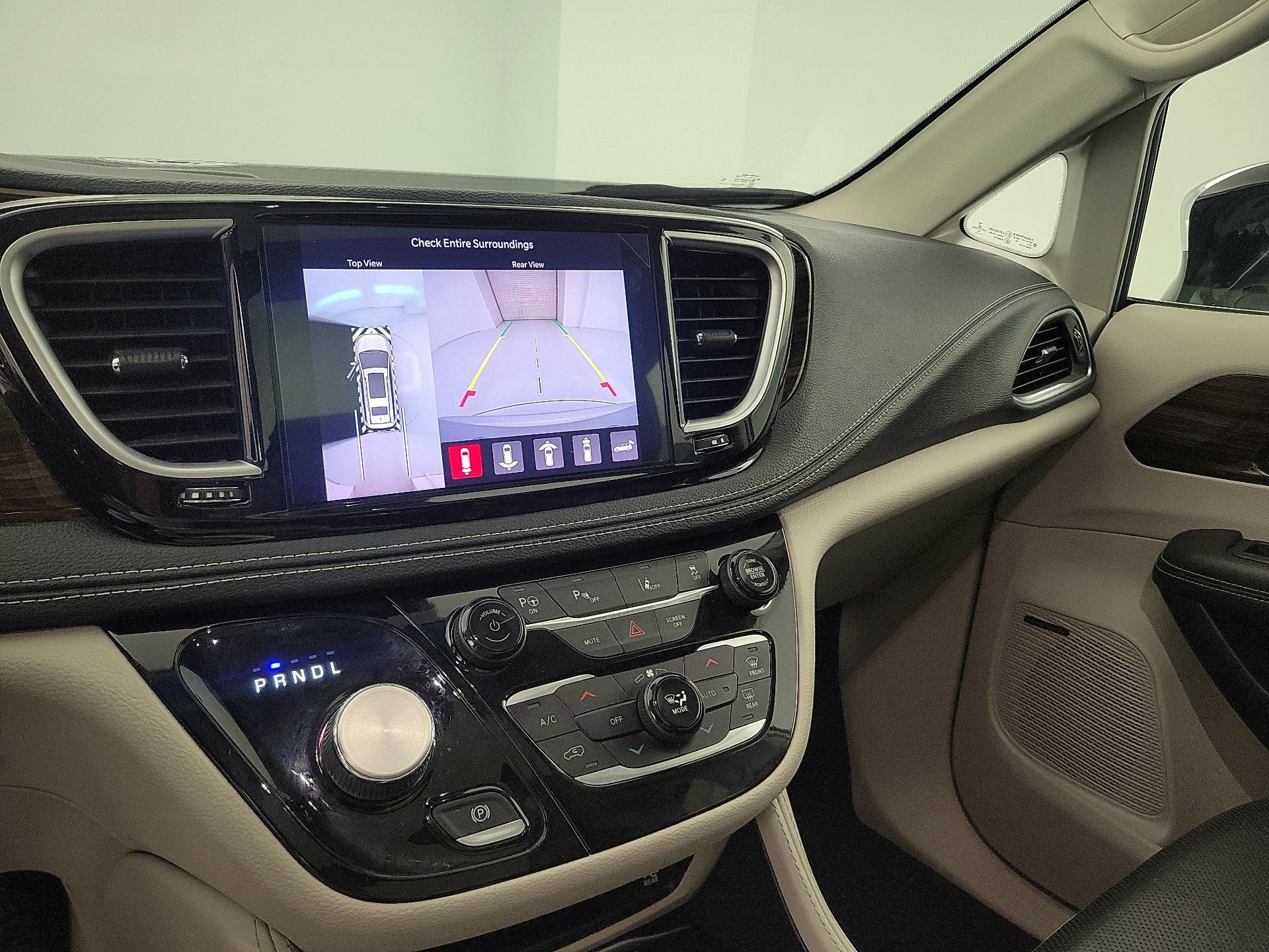 Thumbnail: 2023 Chrysler Pacifica - 15